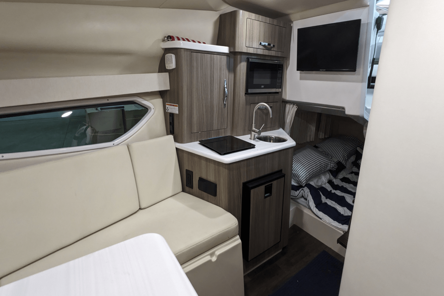 2022 Regal 28 EXPRESS Image Thumbnail #5