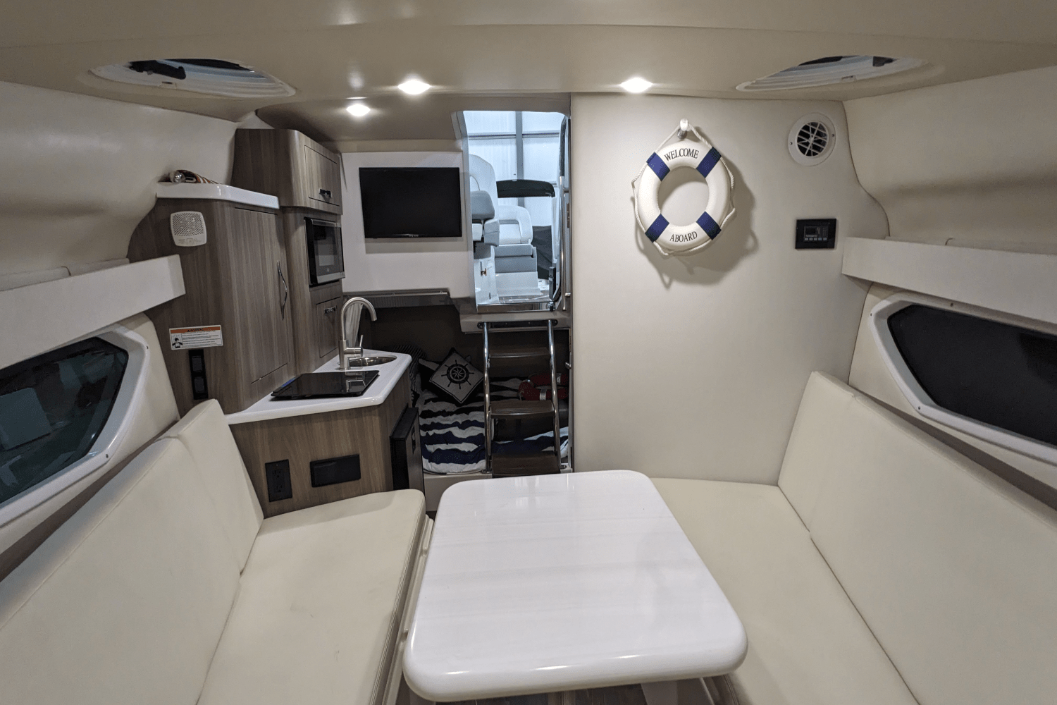 2022 Regal 28 EXPRESS Image Thumbnail #11