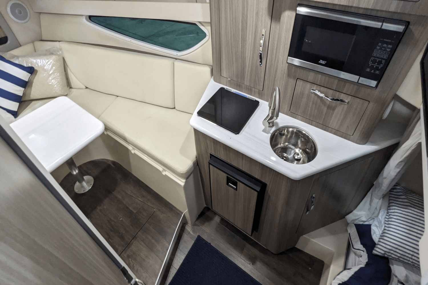 2022 Regal 28 EXPRESS Image Thumbnail #28