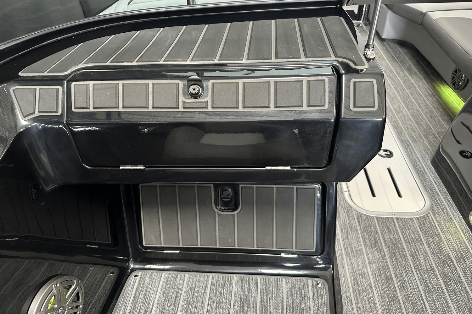 2026 Premier 230SOLARIS Image Thumbnail #43