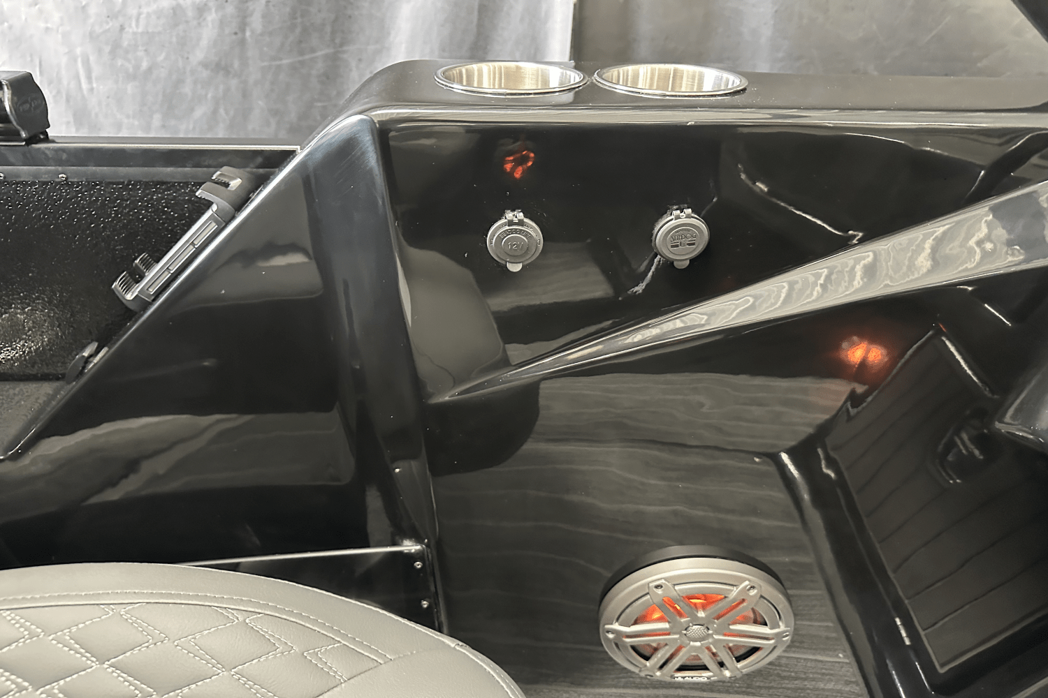 2026 Premier 230SOLARIS Image Thumbnail #40