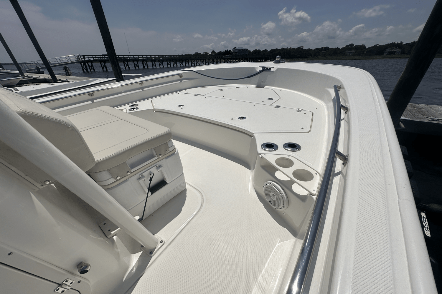 2023 Boston Whaler 210 MONTAUK Image Thumbnail #17