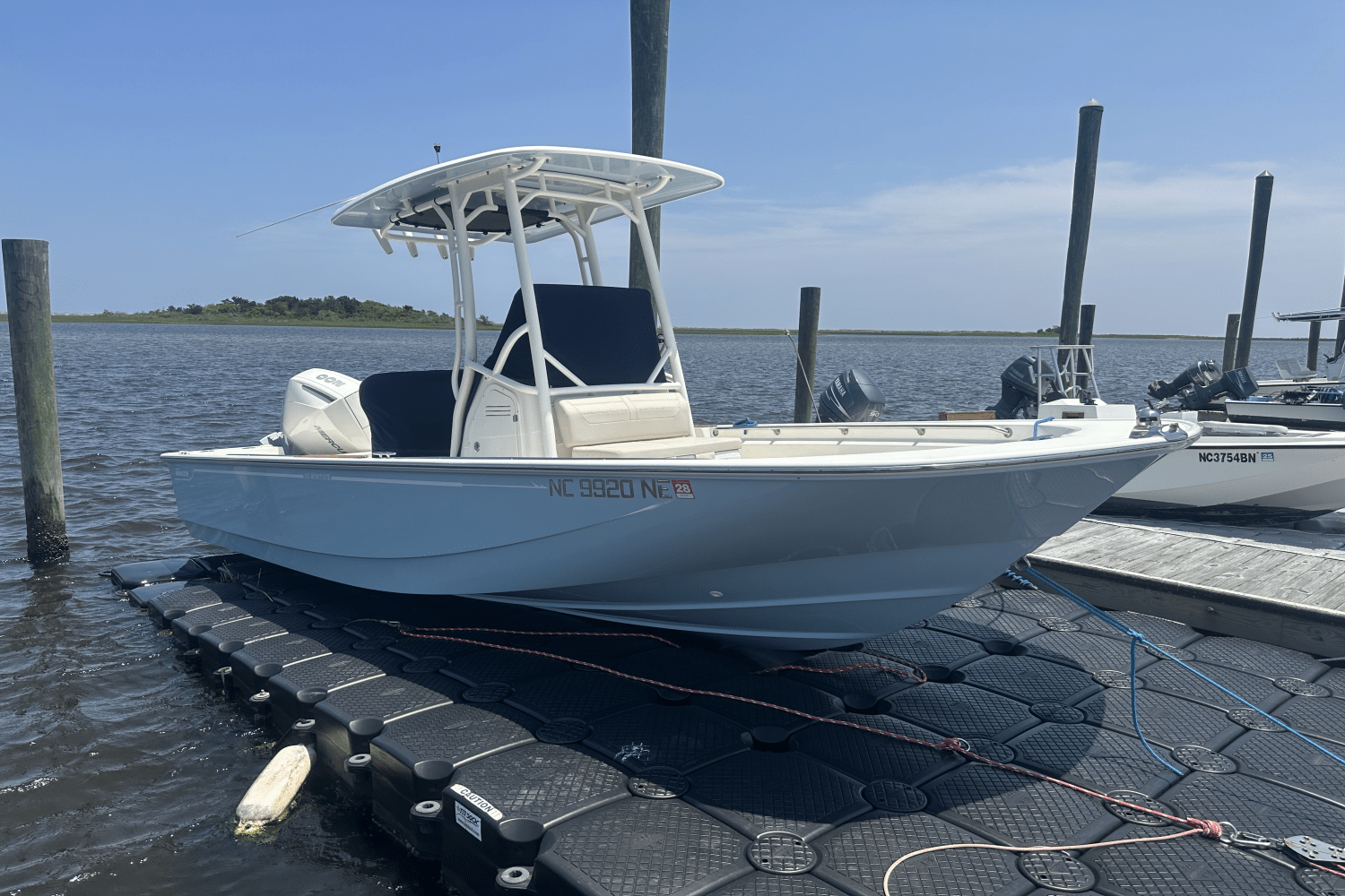 2023 Boston Whaler 210 MONTAUK Image Thumbnail #3