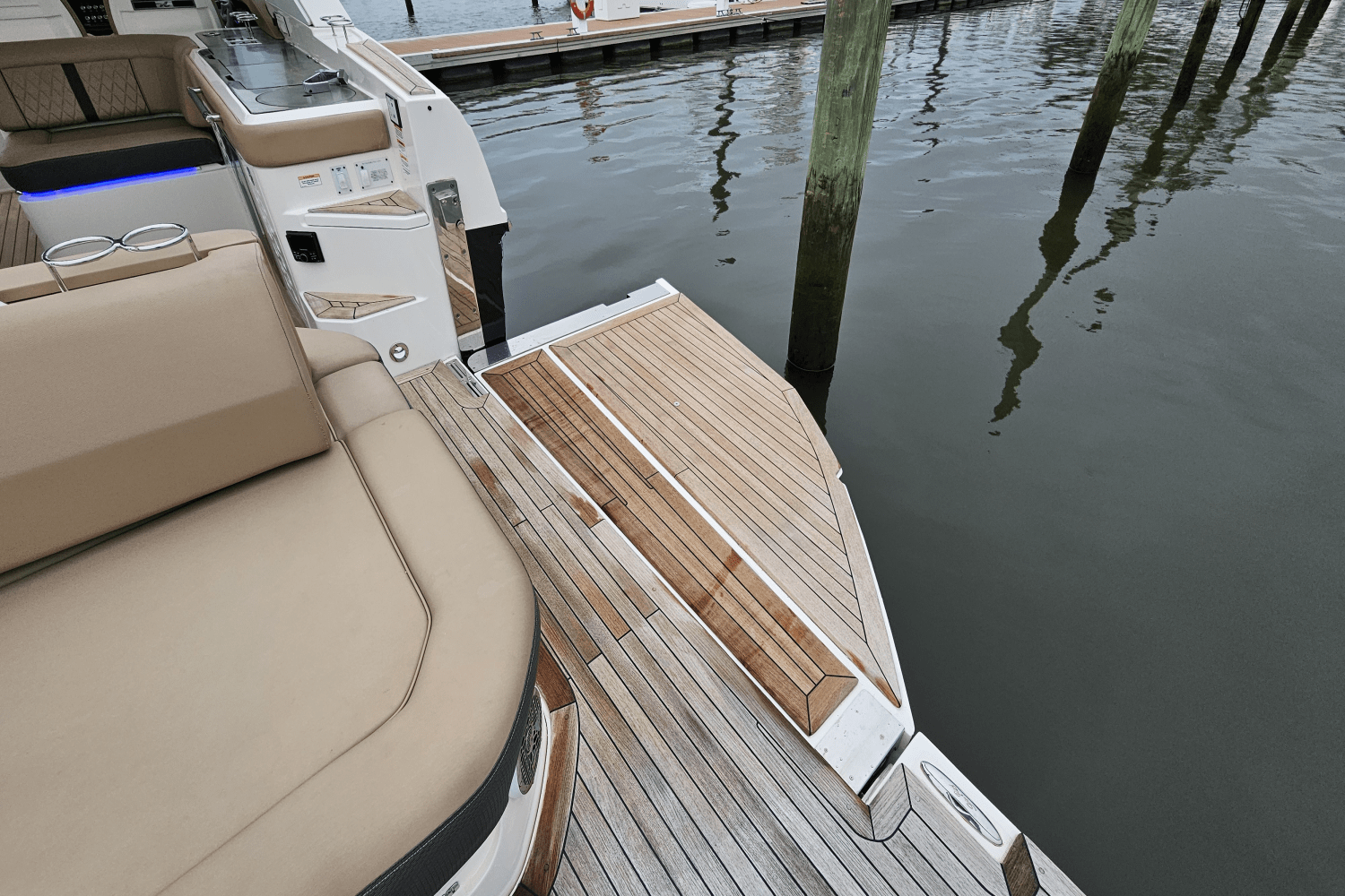 2018 Sea Ray 400 SLX Image Thumbnail #10