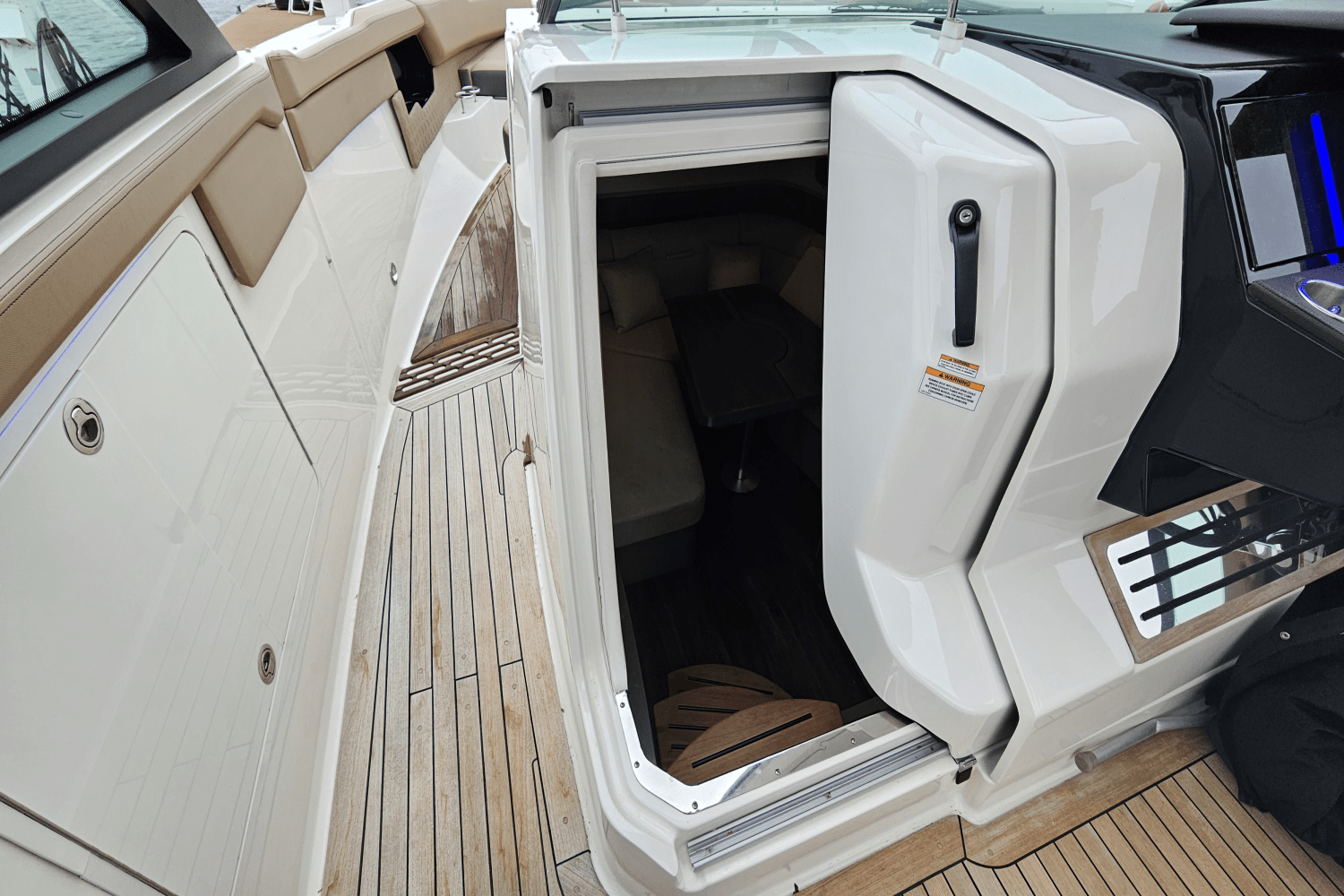 2018 Sea Ray 400 SLX Image Thumbnail #22