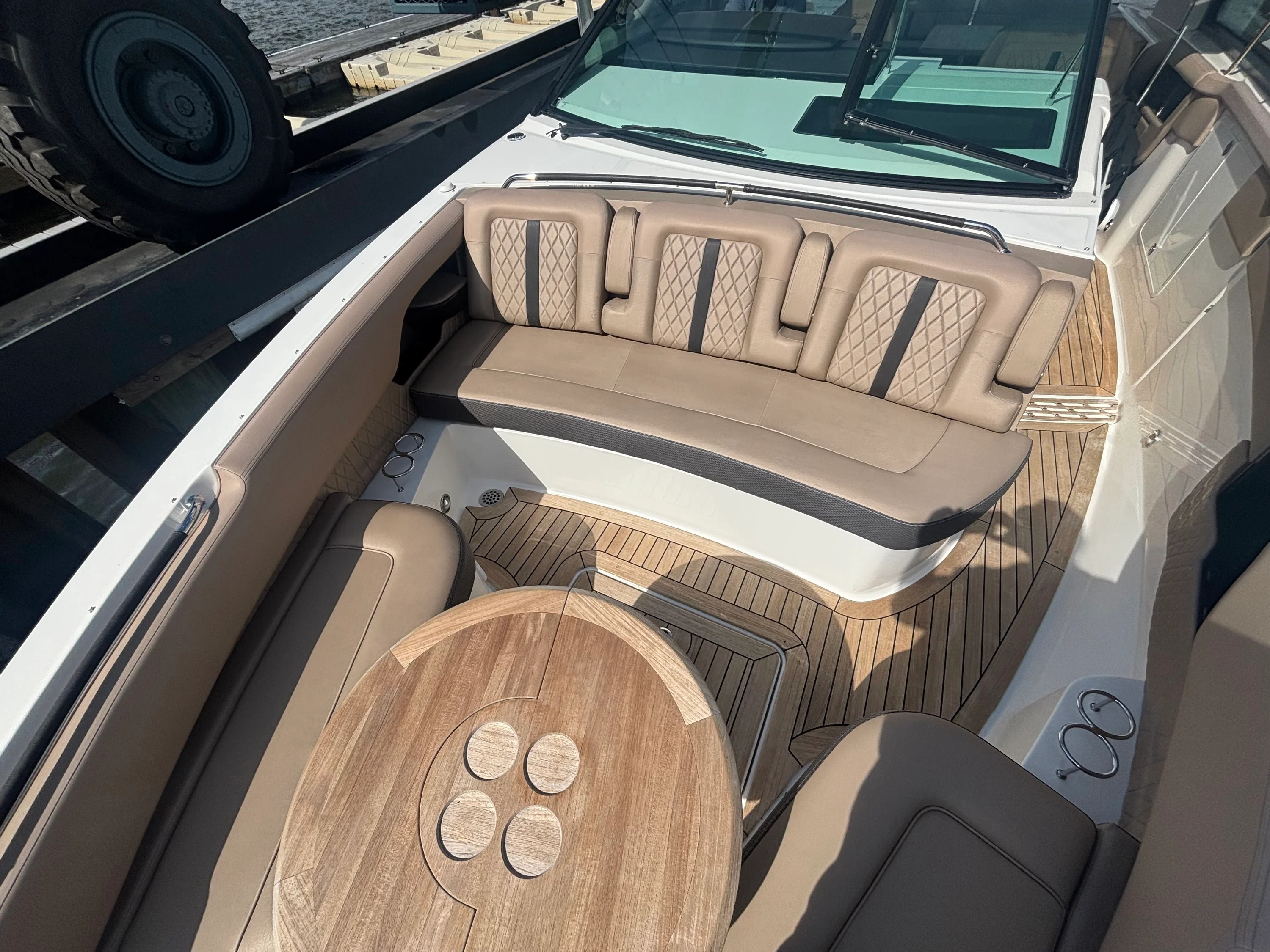 2018 Sea Ray 400 SLX Image Thumbnail #30