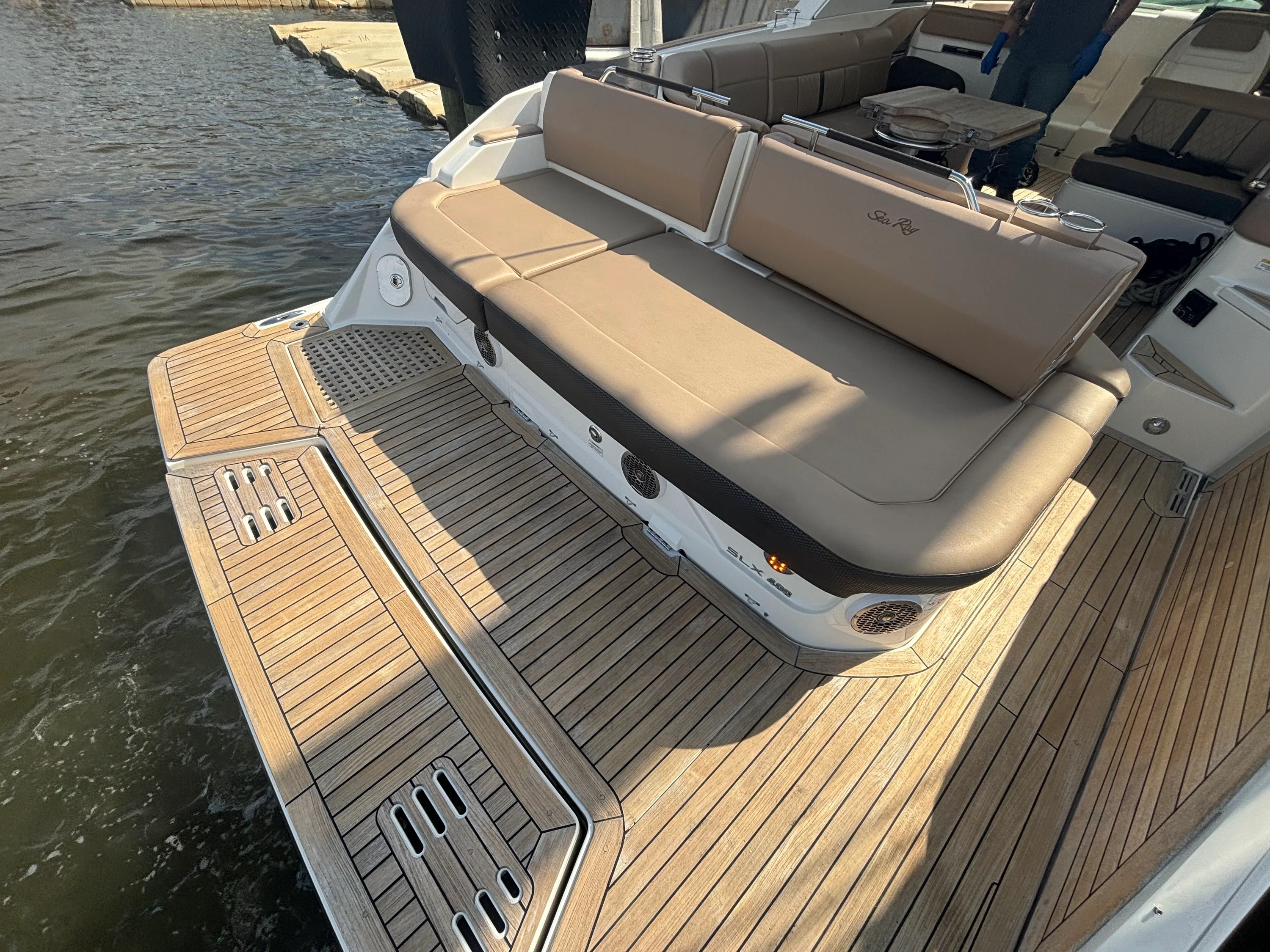 2018 Sea Ray 400 SLX Image Thumbnail #3