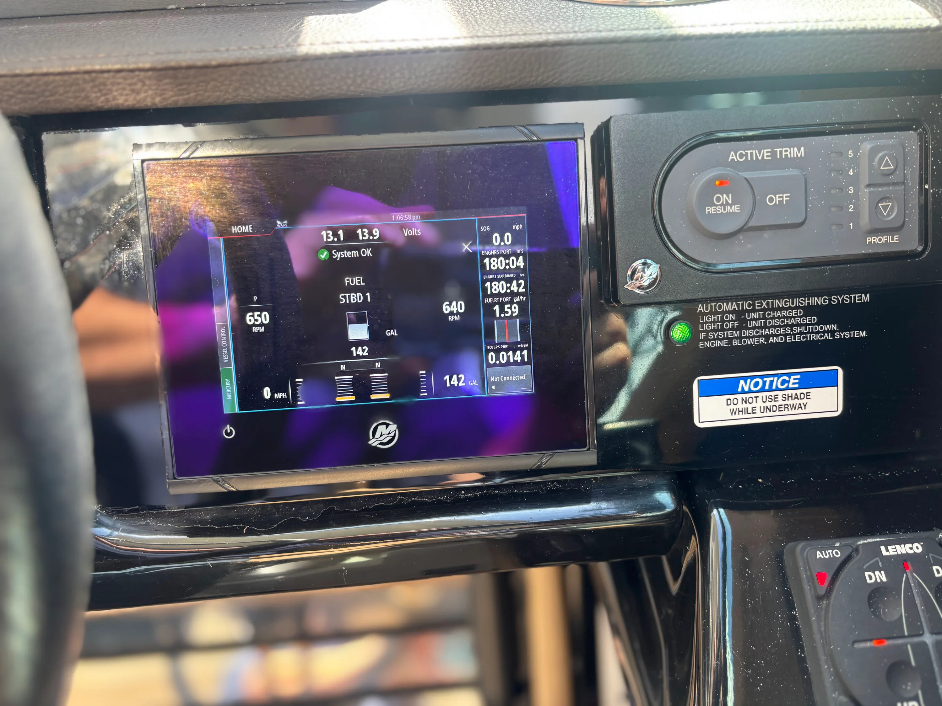 2018 Sea Ray 400 SLX Image Thumbnail #17