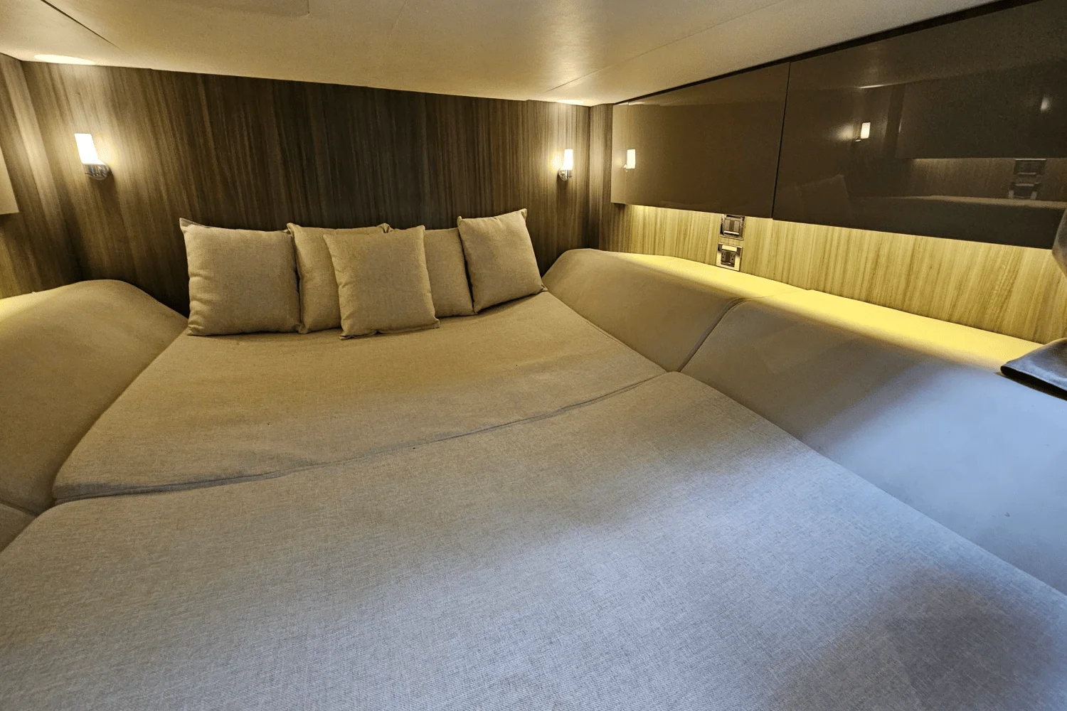 2018 Sea Ray 400 SLX Image Thumbnail #33