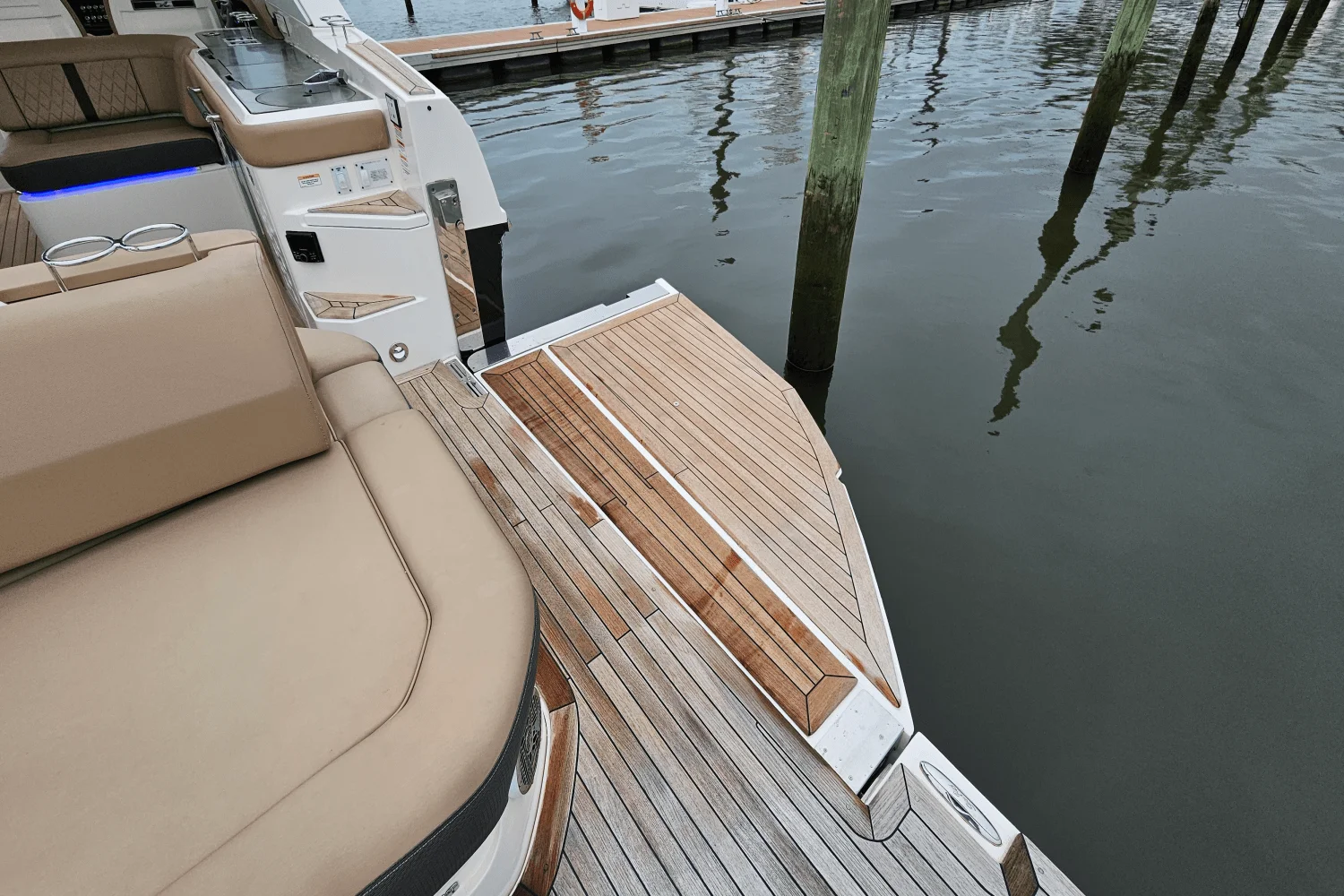 2018 Sea Ray 400 SLX Image Thumbnail #10