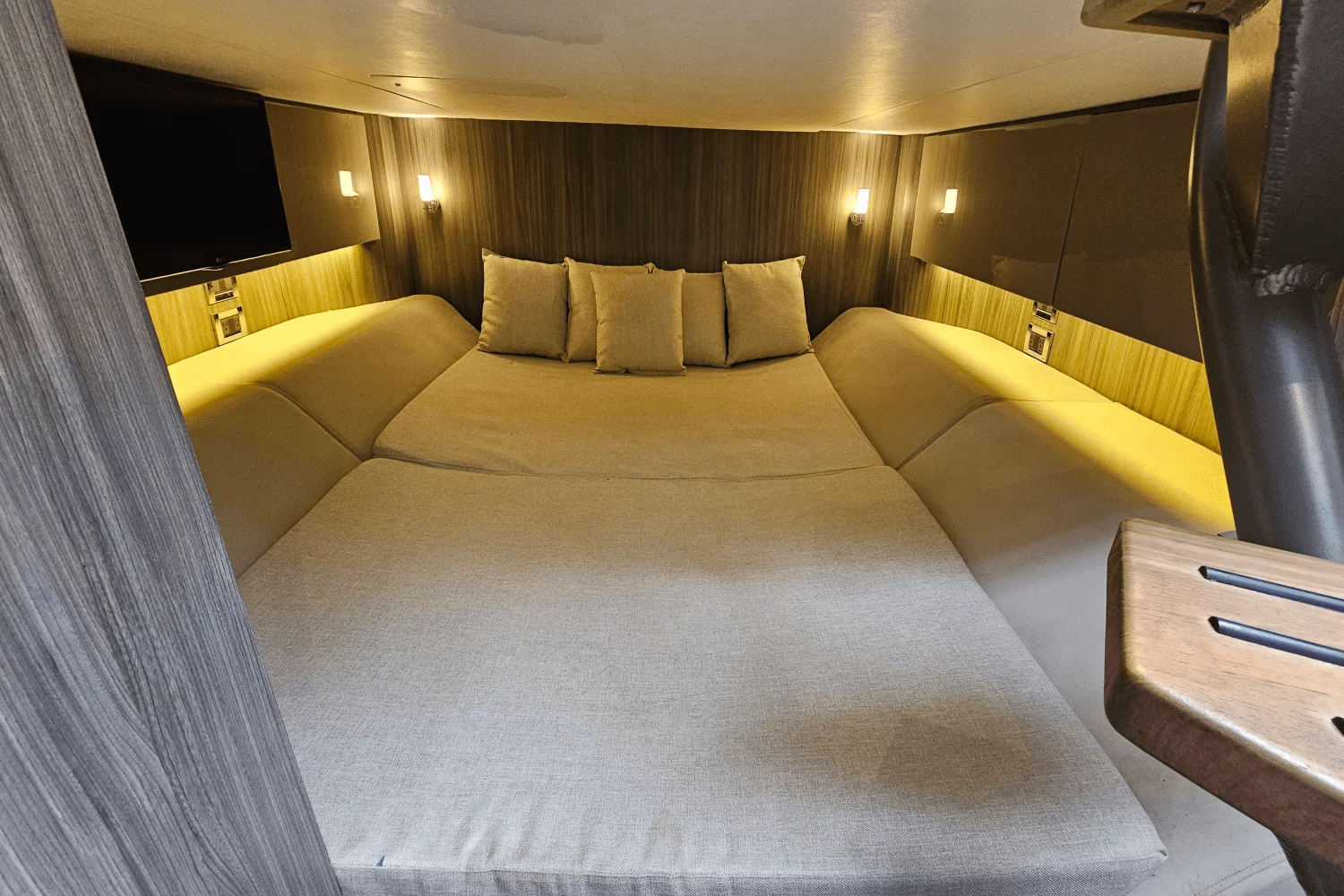 2018 Sea Ray 400 SLX Image Thumbnail #31