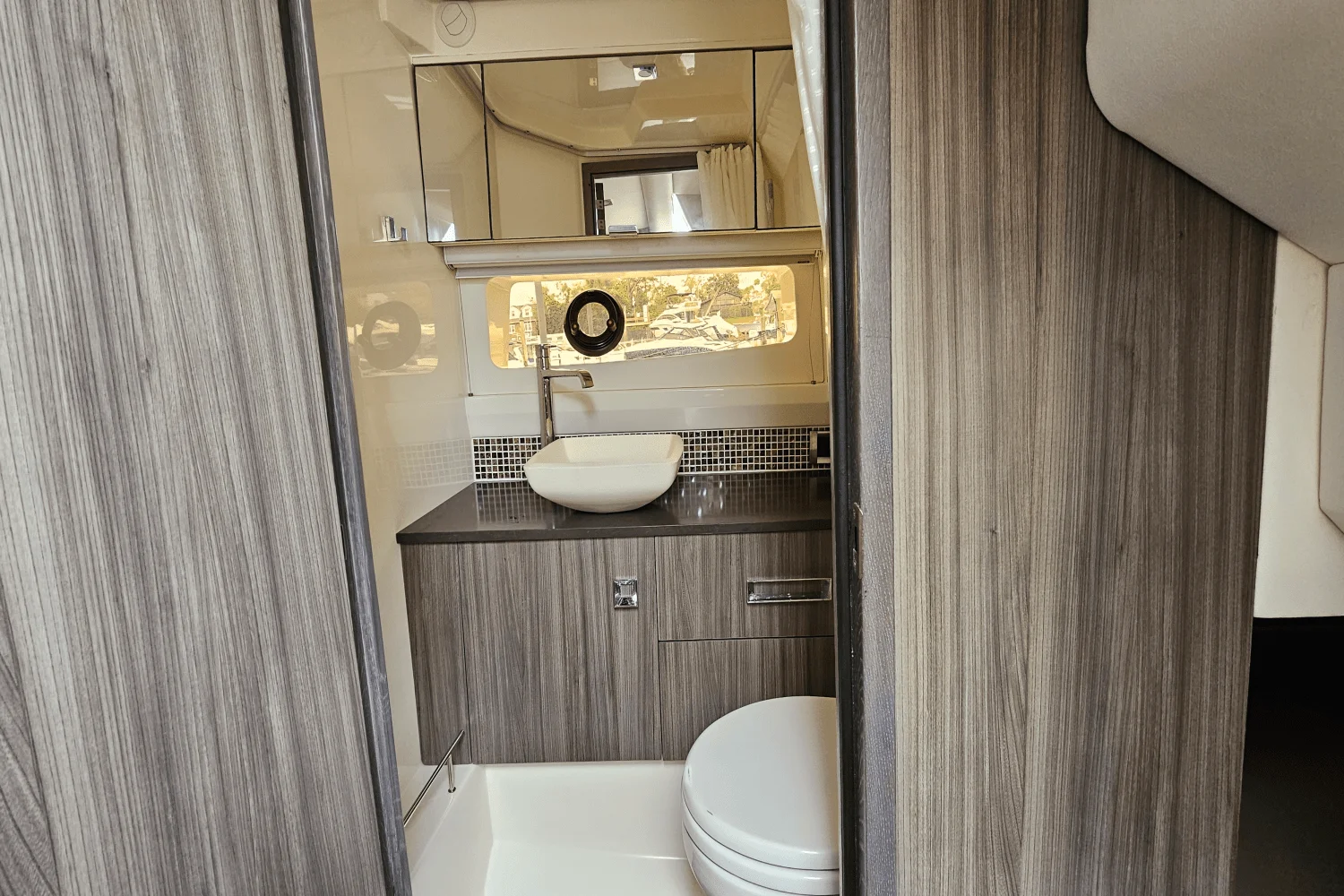 2018 Sea Ray 400 SLX Image Thumbnail #28