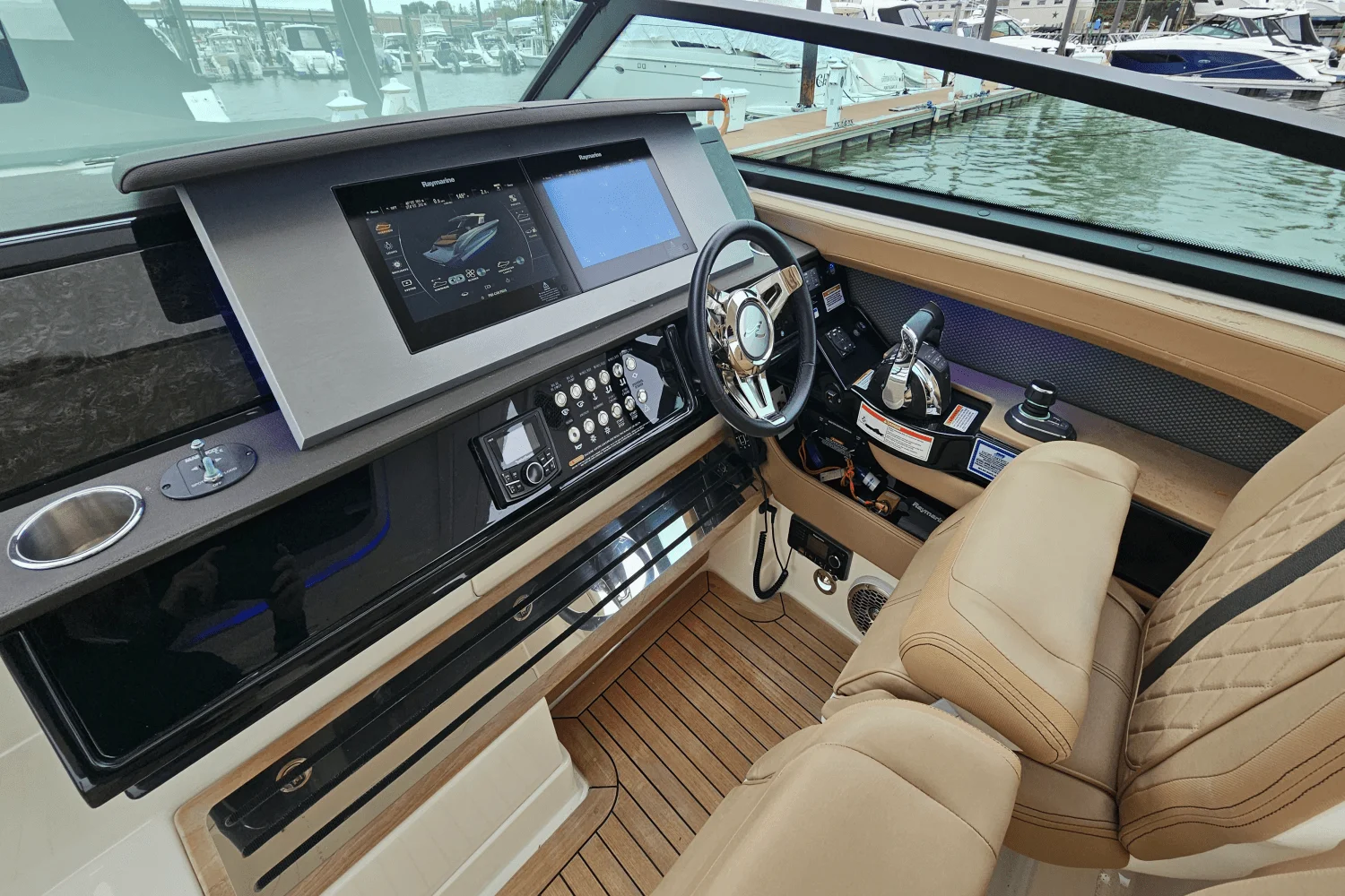 2018 Sea Ray 400 SLX Image Thumbnail #19