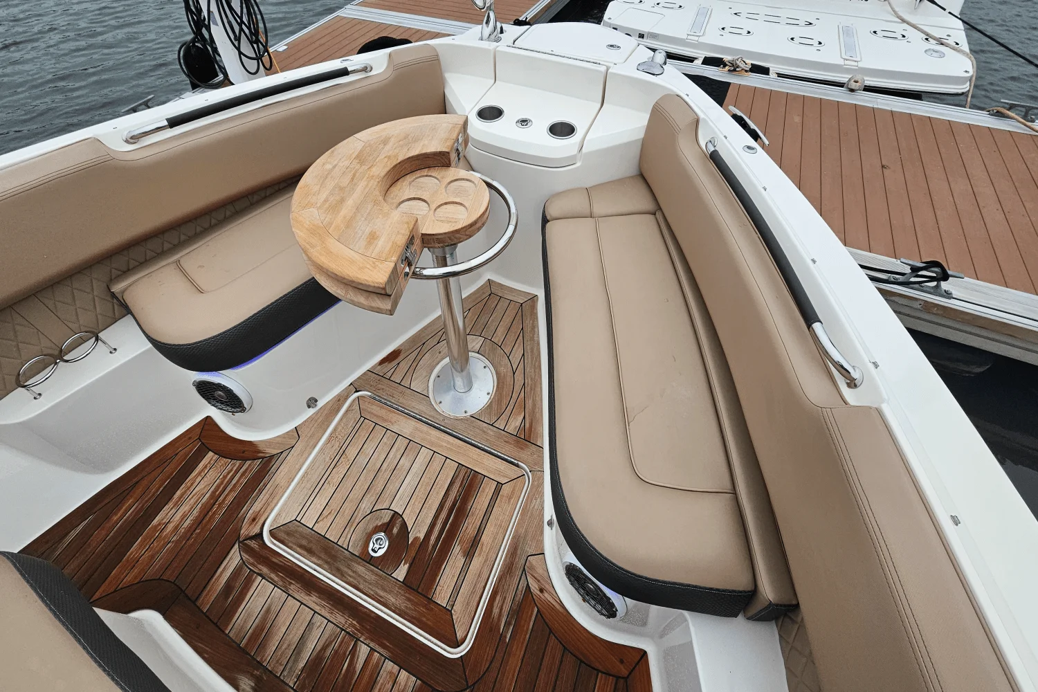 2018 Sea Ray 400 SLX Image Thumbnail #38