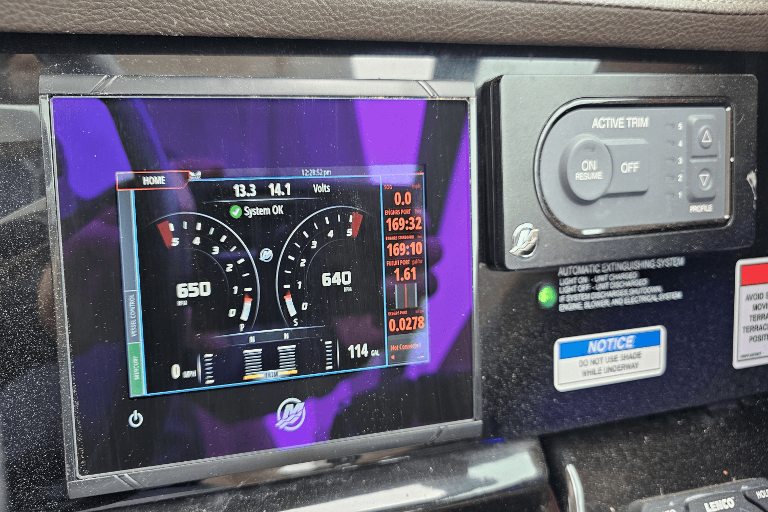 2018 Sea Ray 400 SLX Image Thumbnail #20