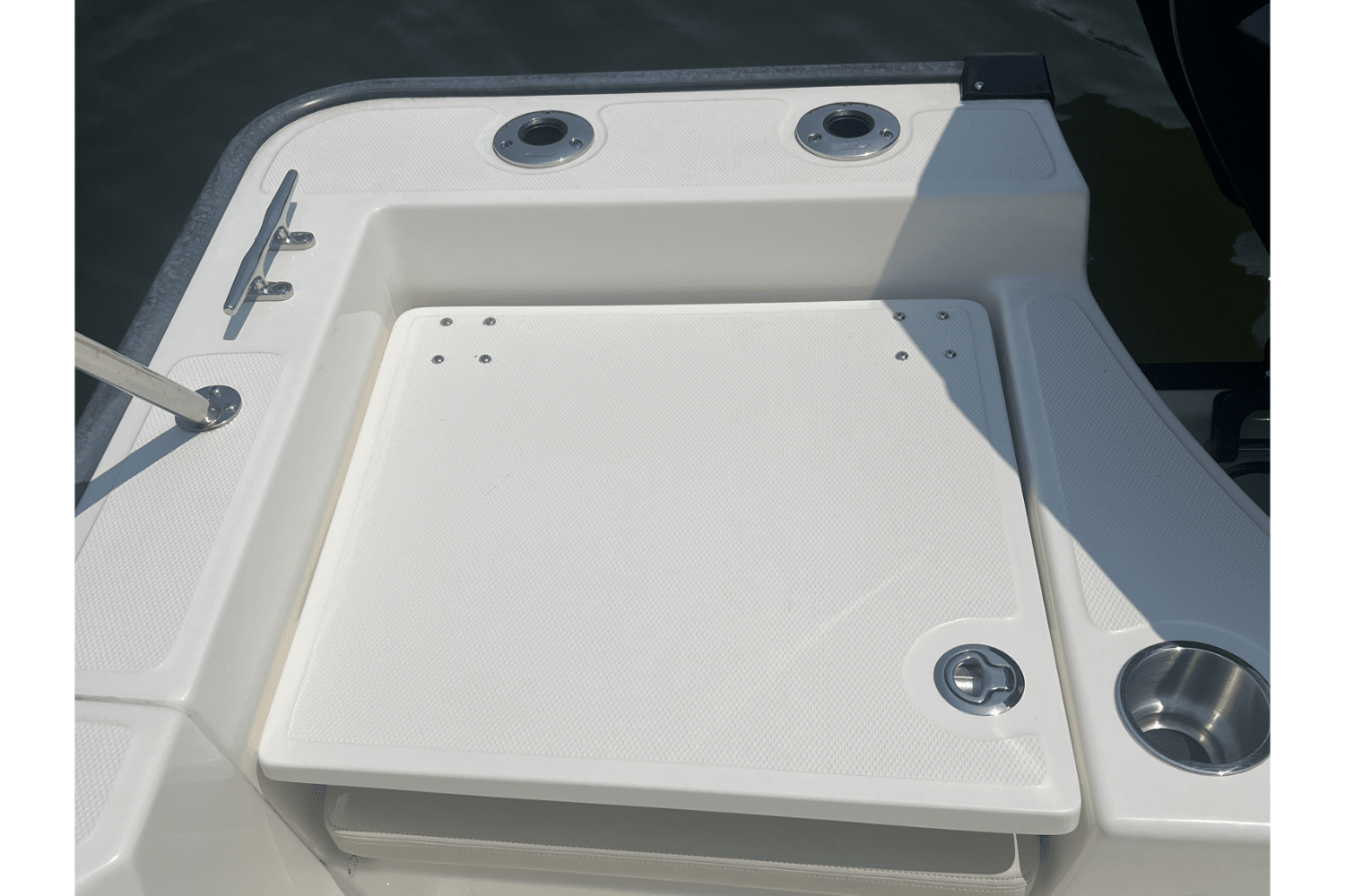 2024 Boston Whaler 210 MONTAUK Image Thumbnail #9