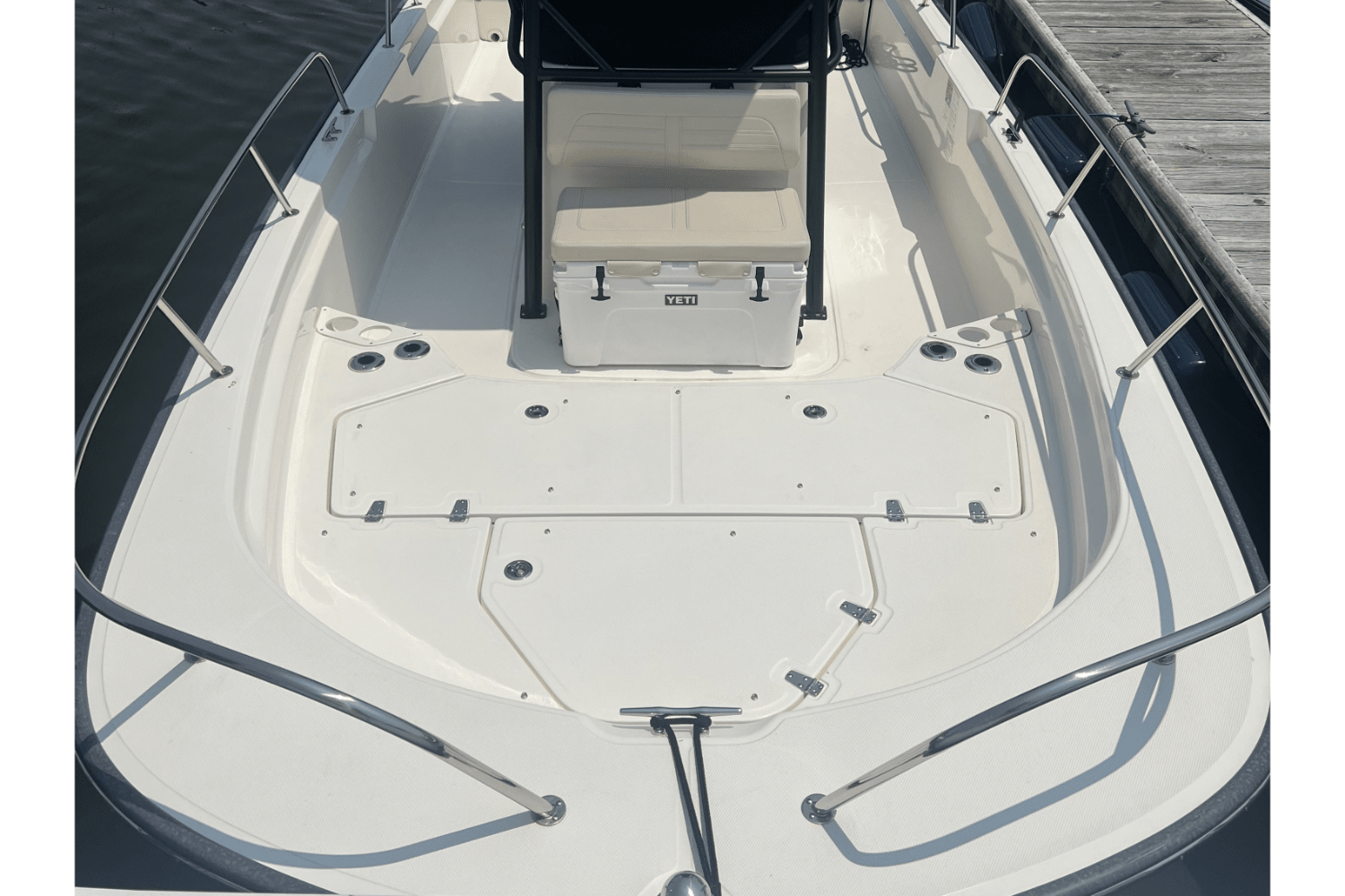 2024 Boston Whaler 210 MONTAUK Image Thumbnail #1