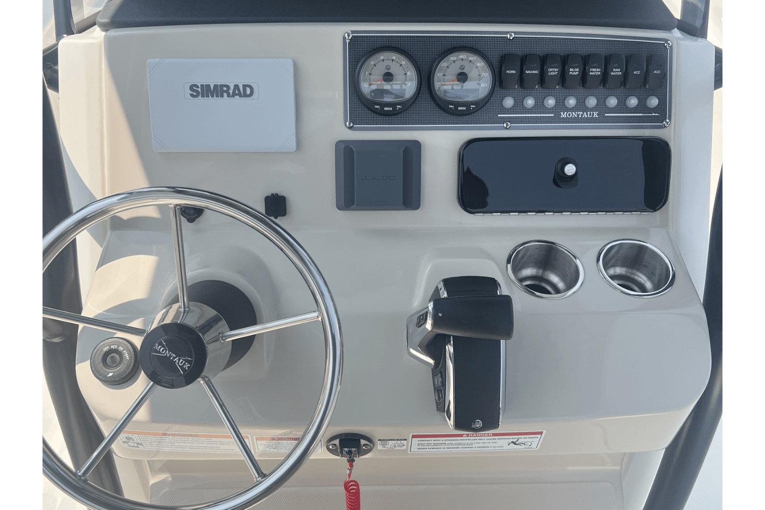2024 Boston Whaler 210 MONTAUK Image Thumbnail #11