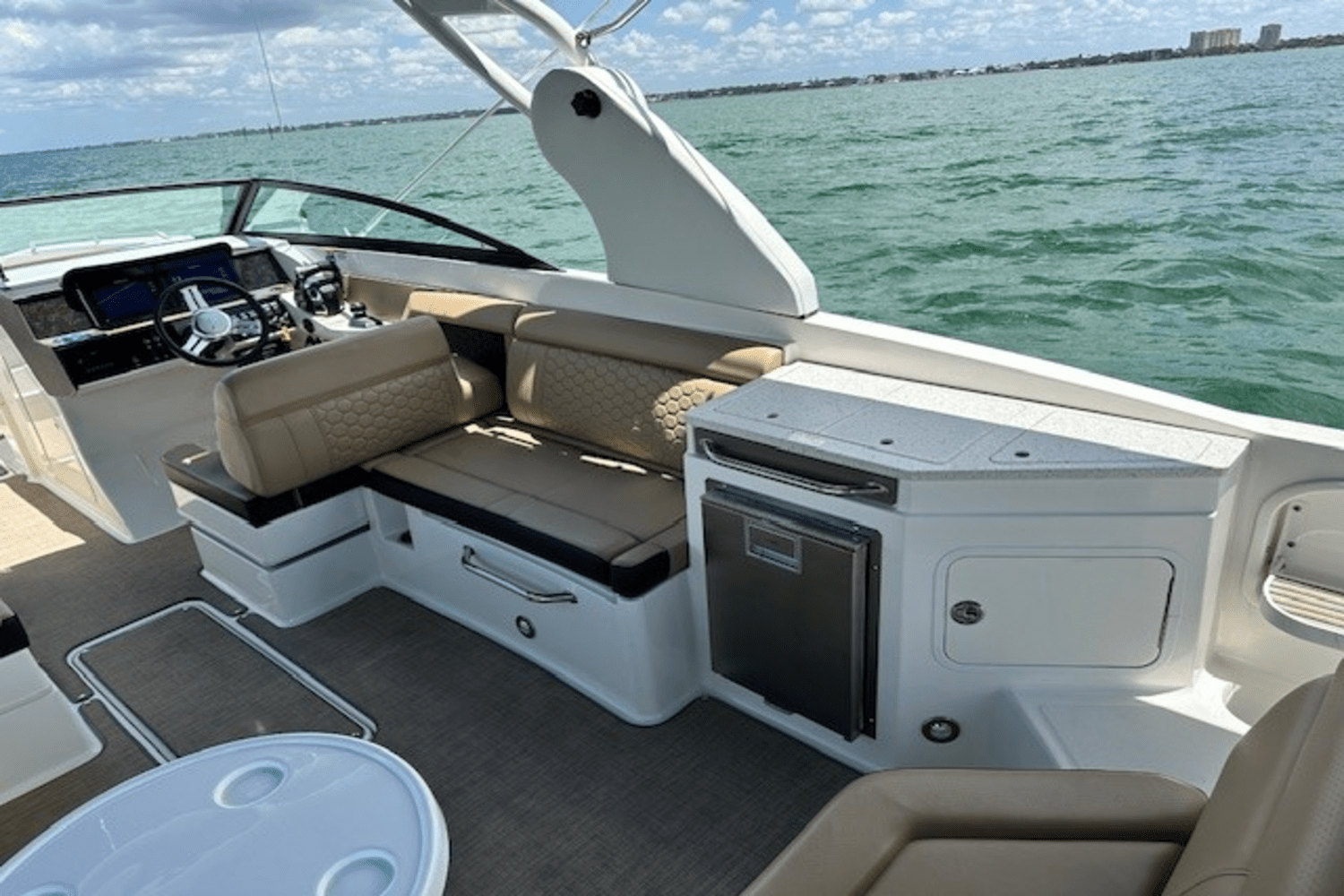 2019 Sea Ray 290 SDX OB Image Thumbnail #5