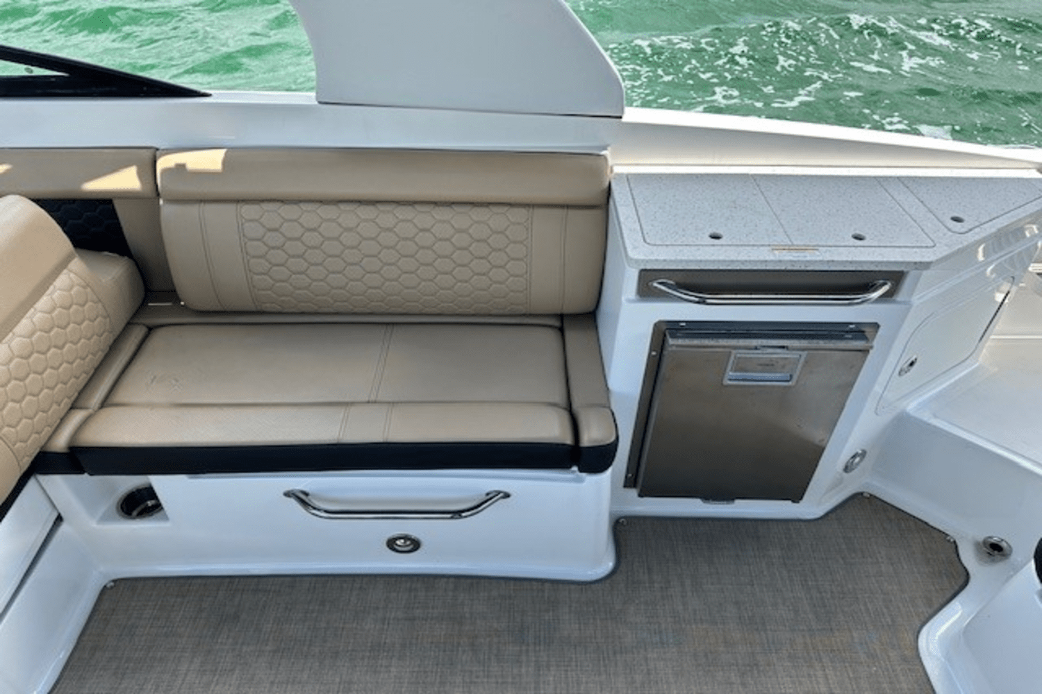 2019 Sea Ray 290 SDX OB Image Thumbnail #6
