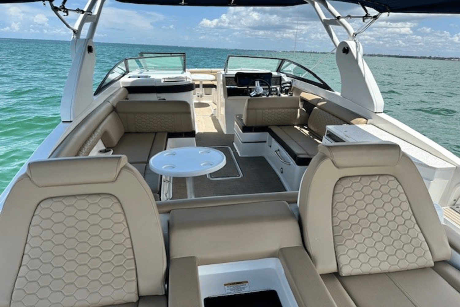 2019 Sea Ray 290 SDX OB Image Thumbnail #3