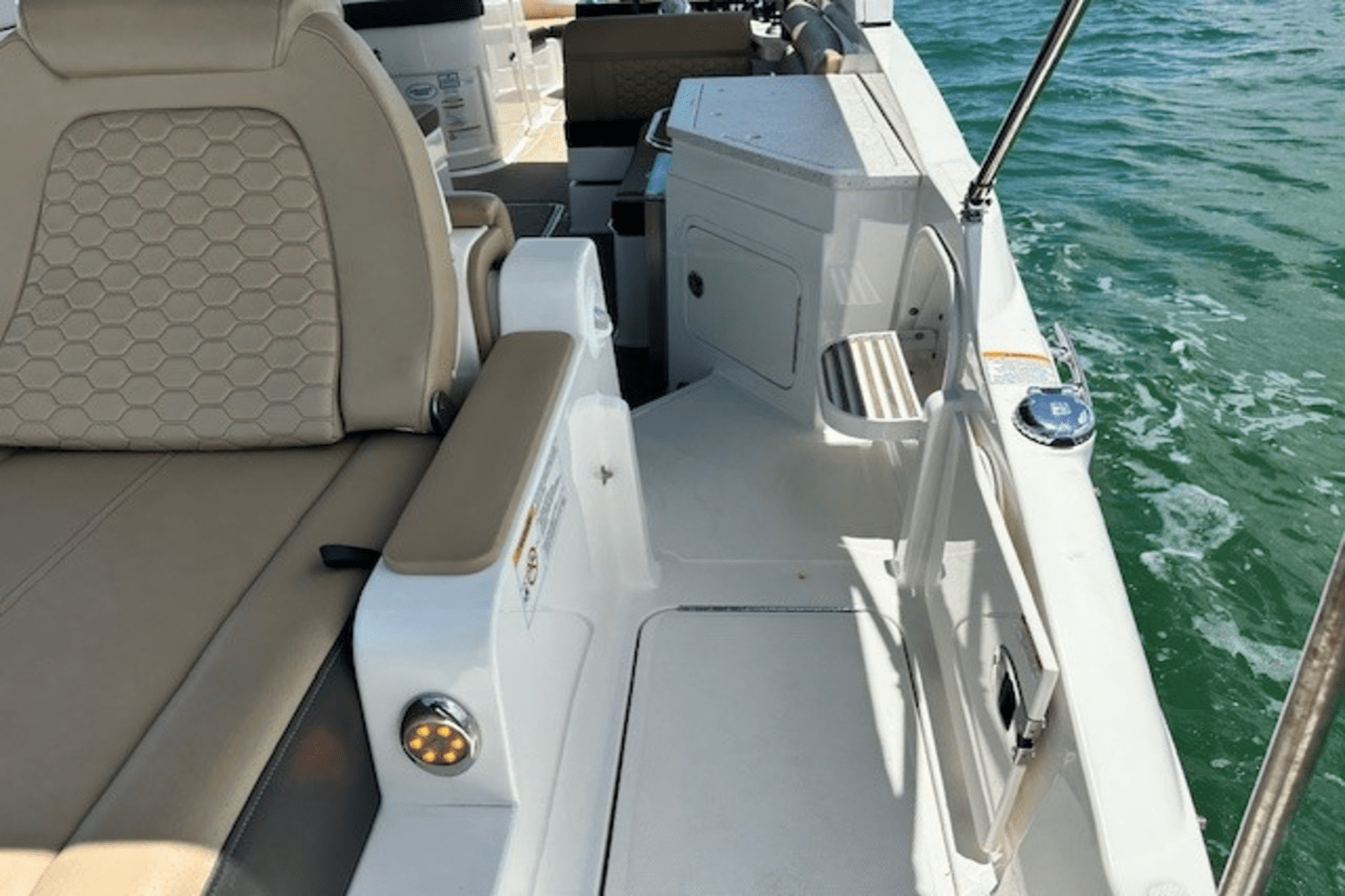 2019 Sea Ray 290 SDX OB Image Thumbnail #4