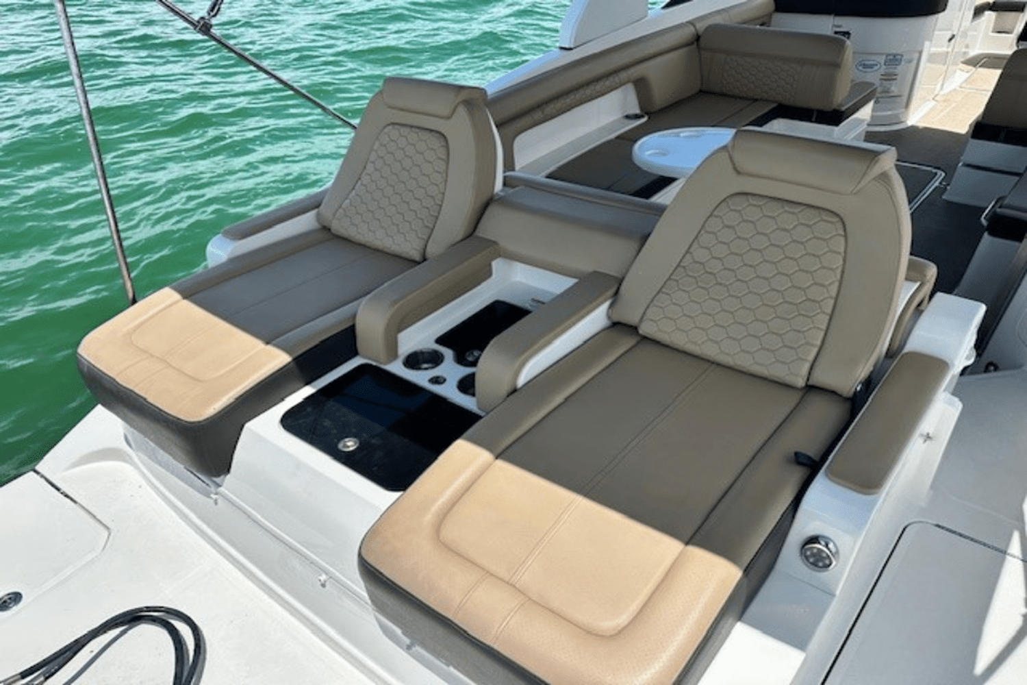 2019 Sea Ray 290 SDX OB Image Thumbnail #2