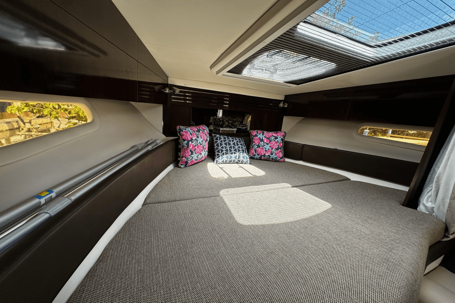 2016 Sea Ray 310 SUNDANCER Image Thumbnail #23