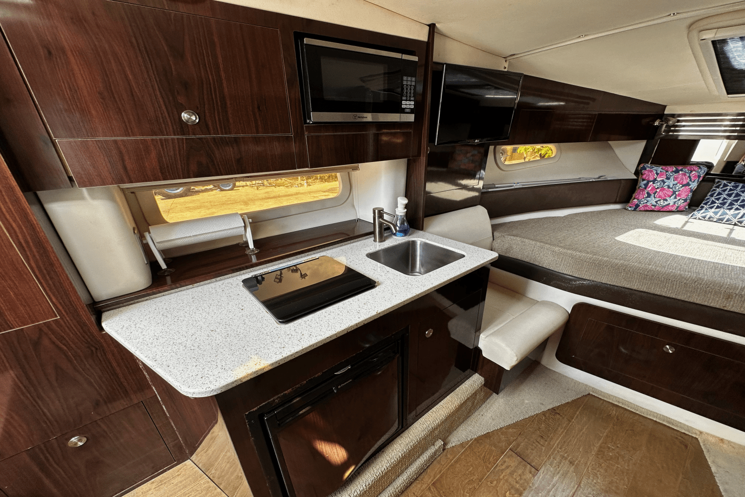 2016 Sea Ray 310 SUNDANCER Image Thumbnail #20