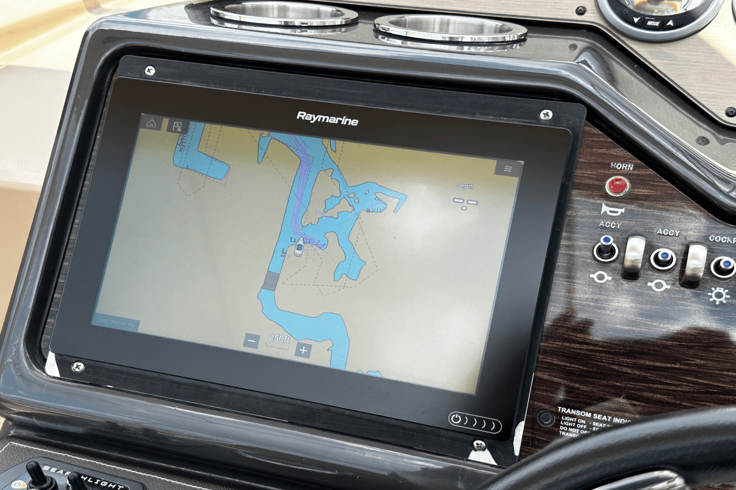 2016 Sea Ray 310 SUNDANCER Image Thumbnail #26