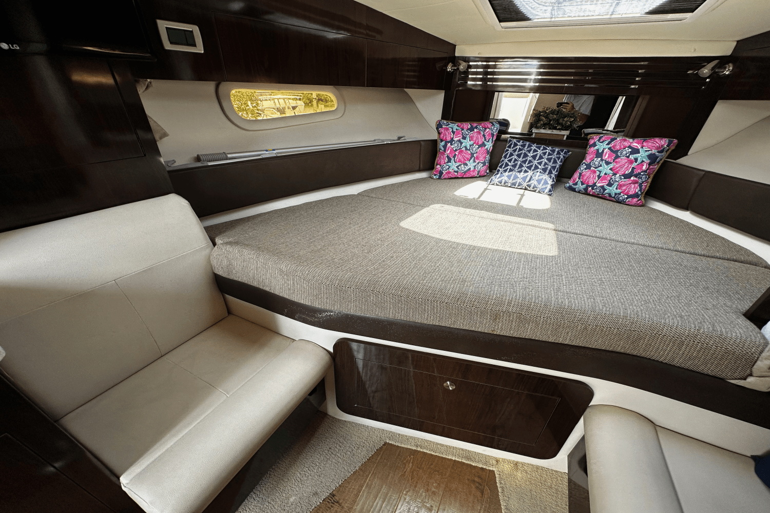 2016 Sea Ray 310 SUNDANCER Image Thumbnail #22