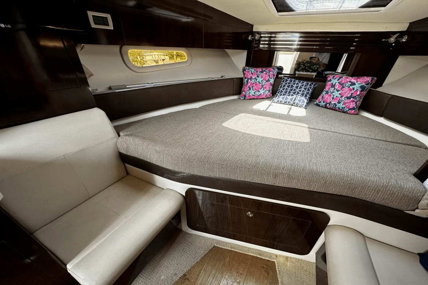 2016 Sea Ray 310 SUNDANCER Image Thumbnail #22