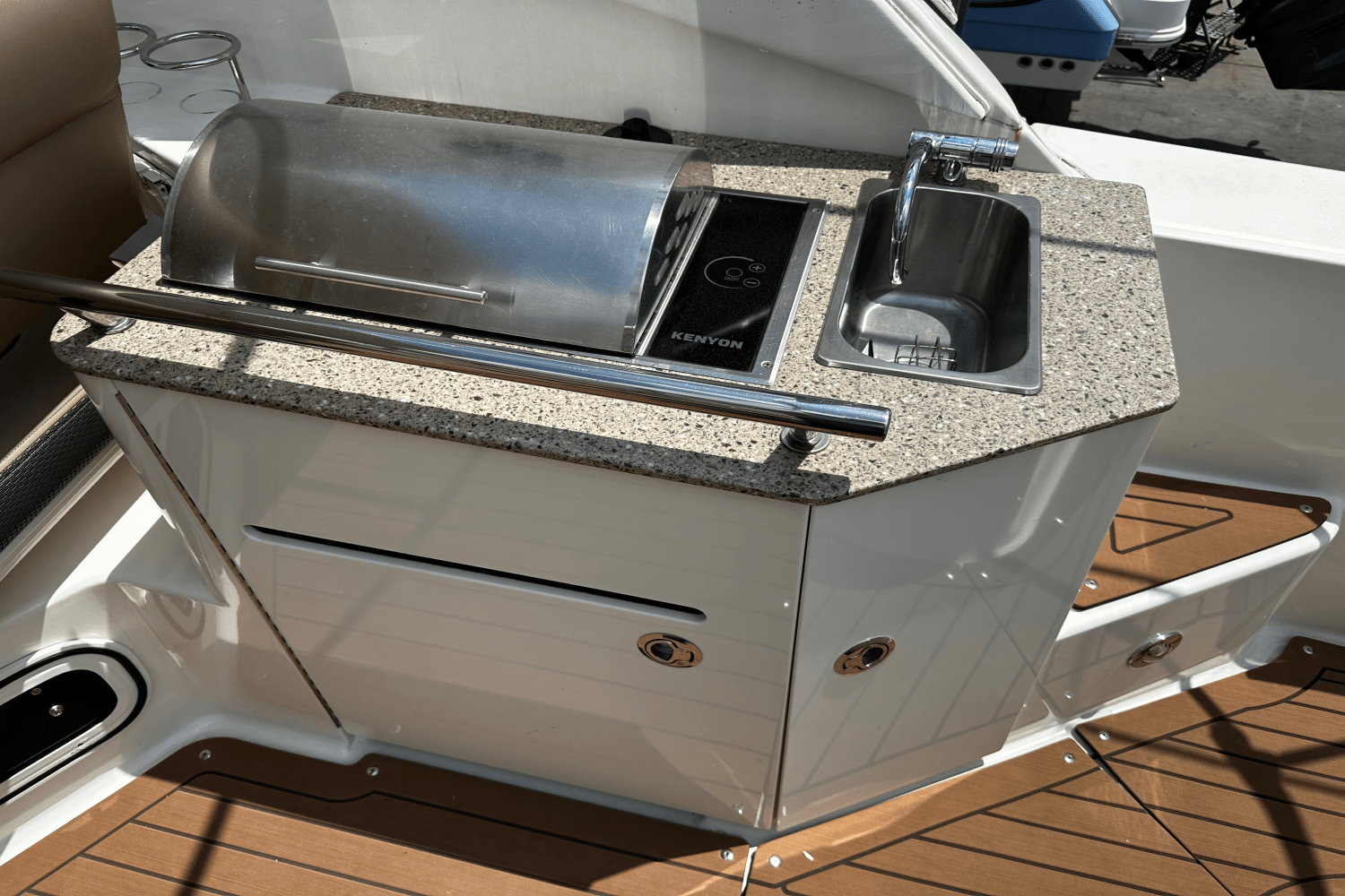 2016 Sea Ray 310 SUNDANCER Image Thumbnail #13
