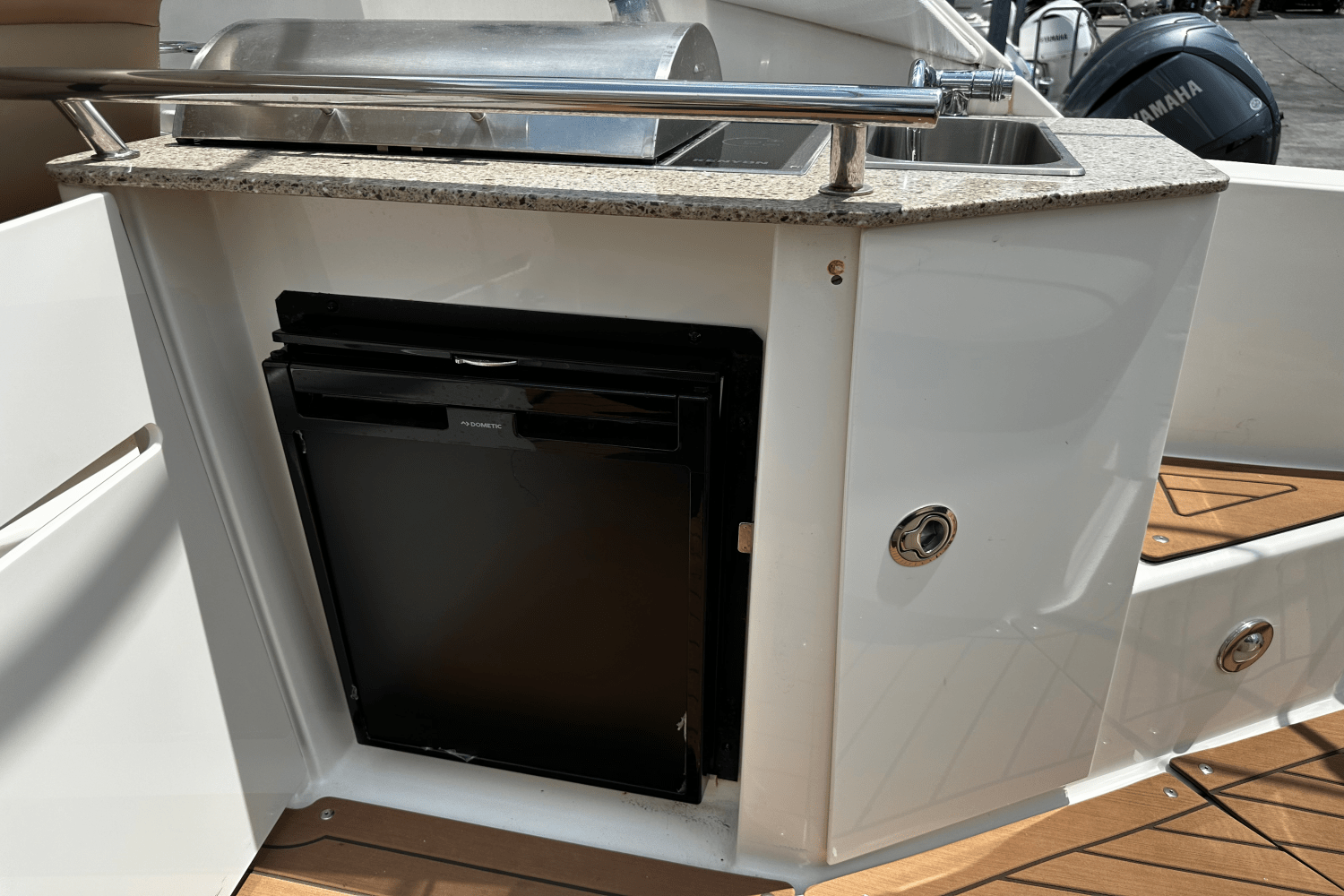 2016 Sea Ray 310 SUNDANCER Image Thumbnail #14