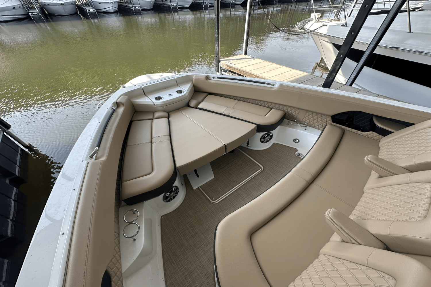 2023 Sea Ray SLX 400 Image Thumbnail #12
