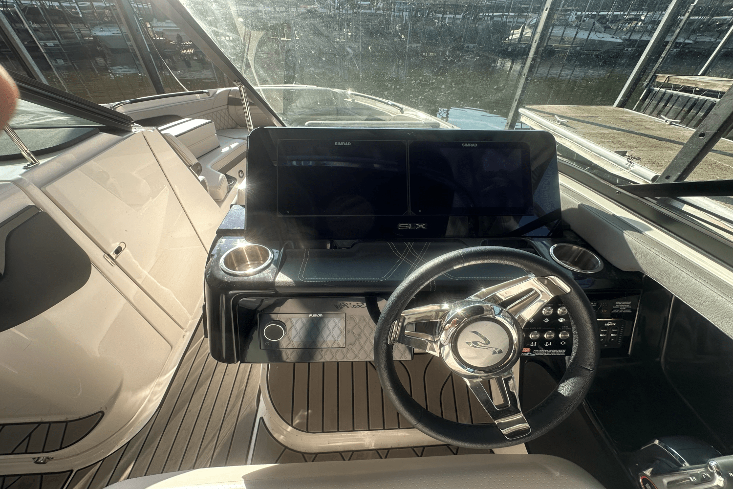 2025 Sea Ray SLX 280 Image Thumbnail #3