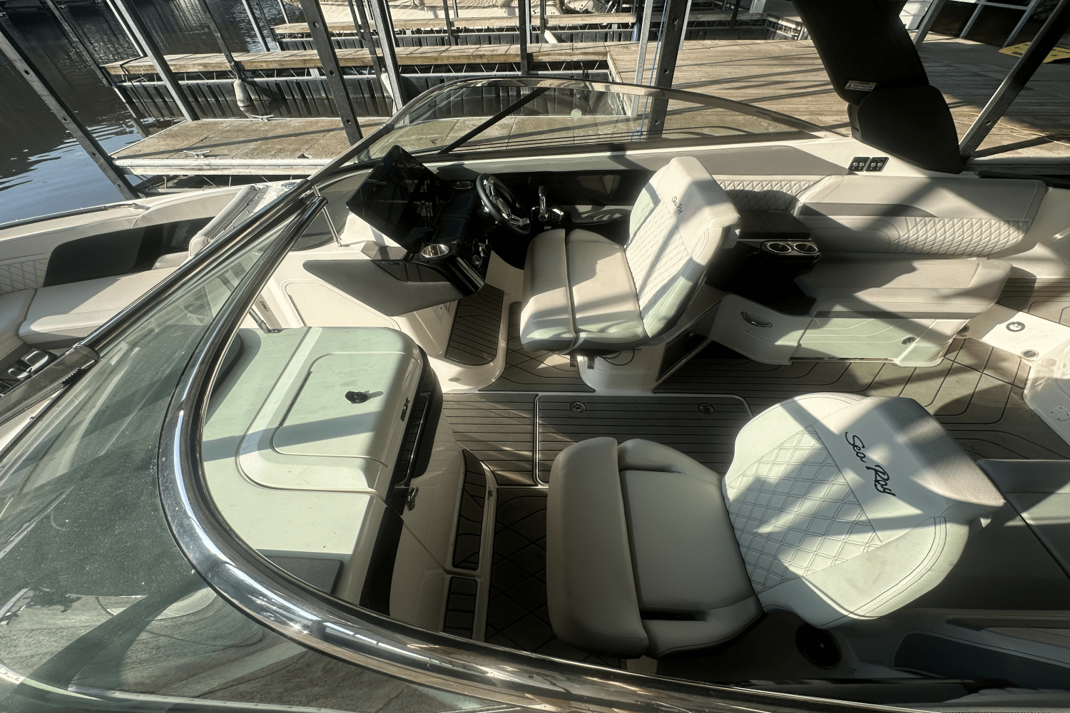 2025 Sea Ray SLX 280 Image Thumbnail #2