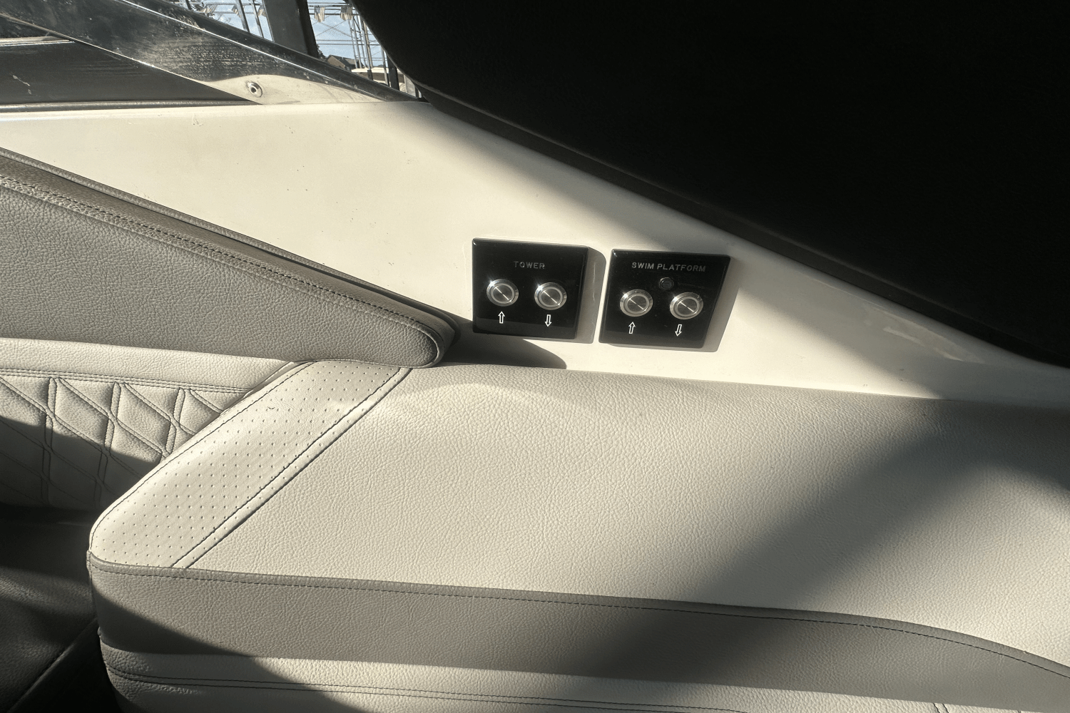 2025 Sea Ray SLX 280 Image Thumbnail #4