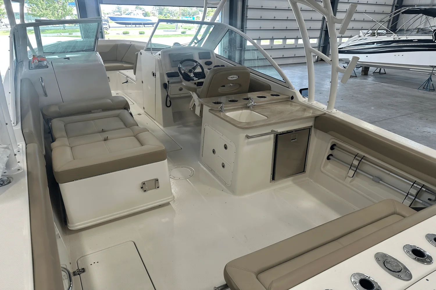 2018 Sailfish 275 DC Image Thumbnail #2