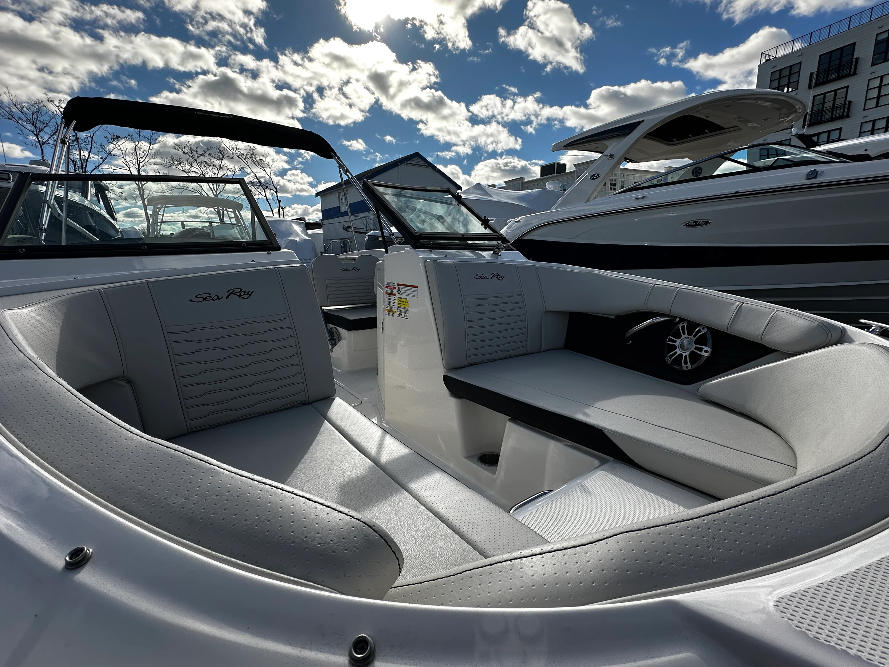 2023 Sea Ray 210 SPX-OB Image Thumbnail #31