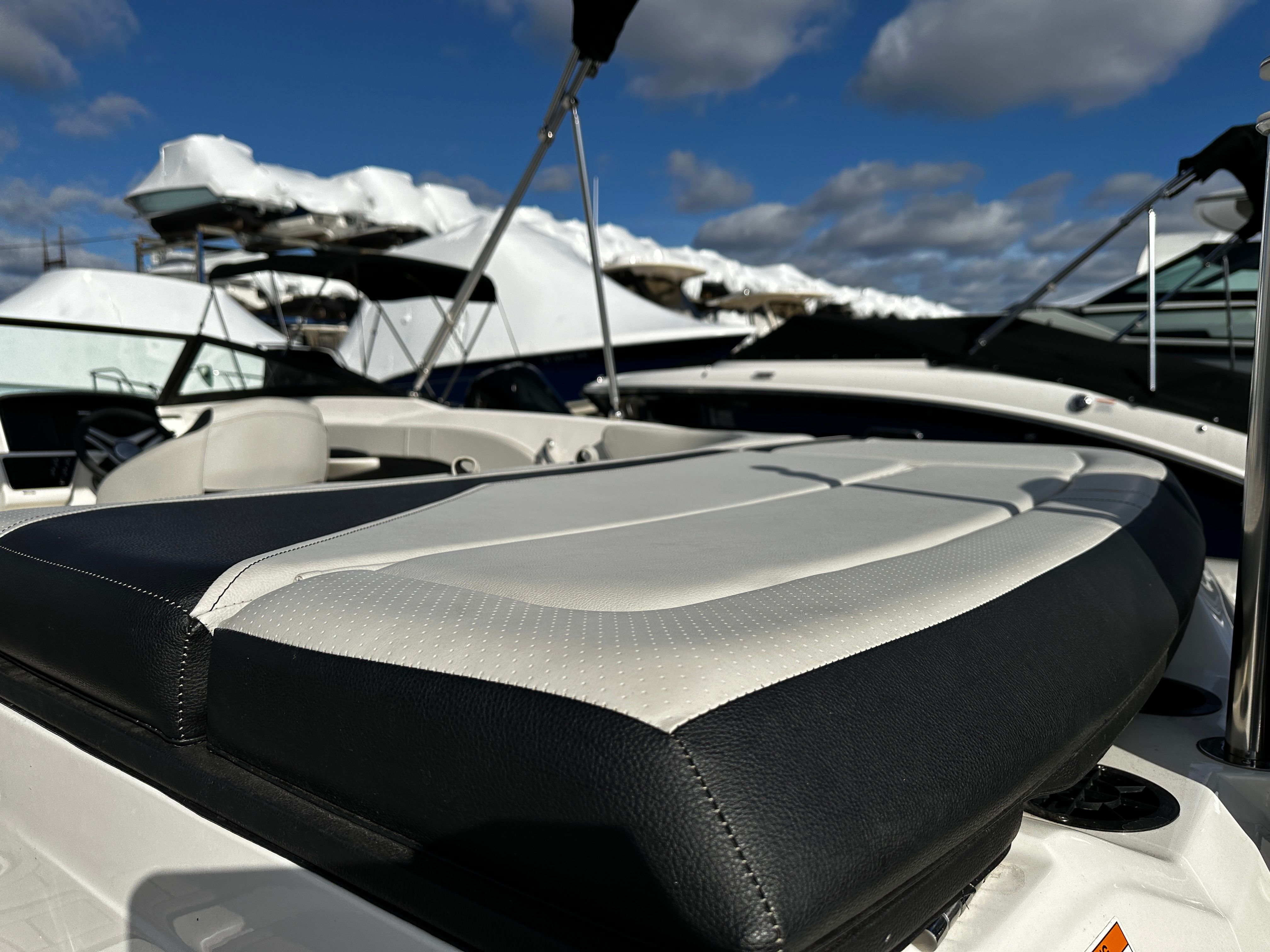 2023 Sea Ray 210 SPX-OB Image Thumbnail #11