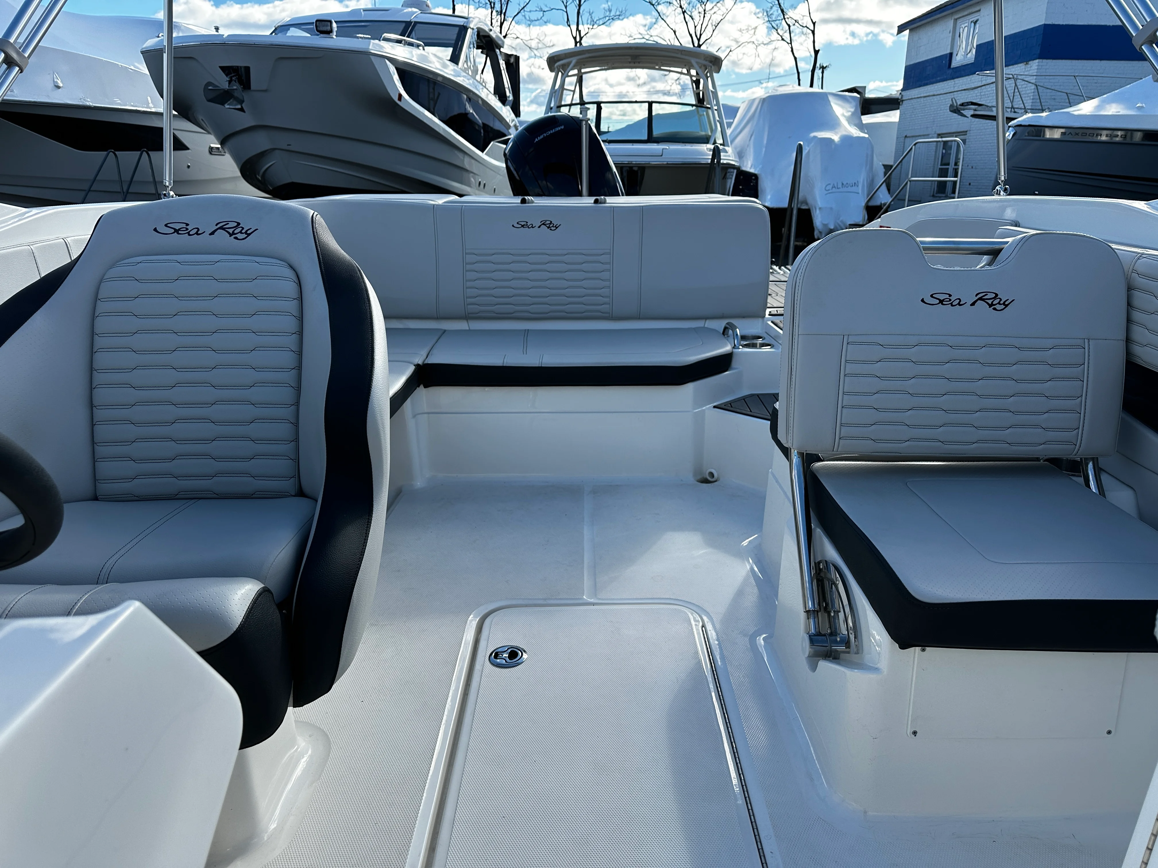 2023 Sea Ray 210 SPX-OB Image Thumbnail #19