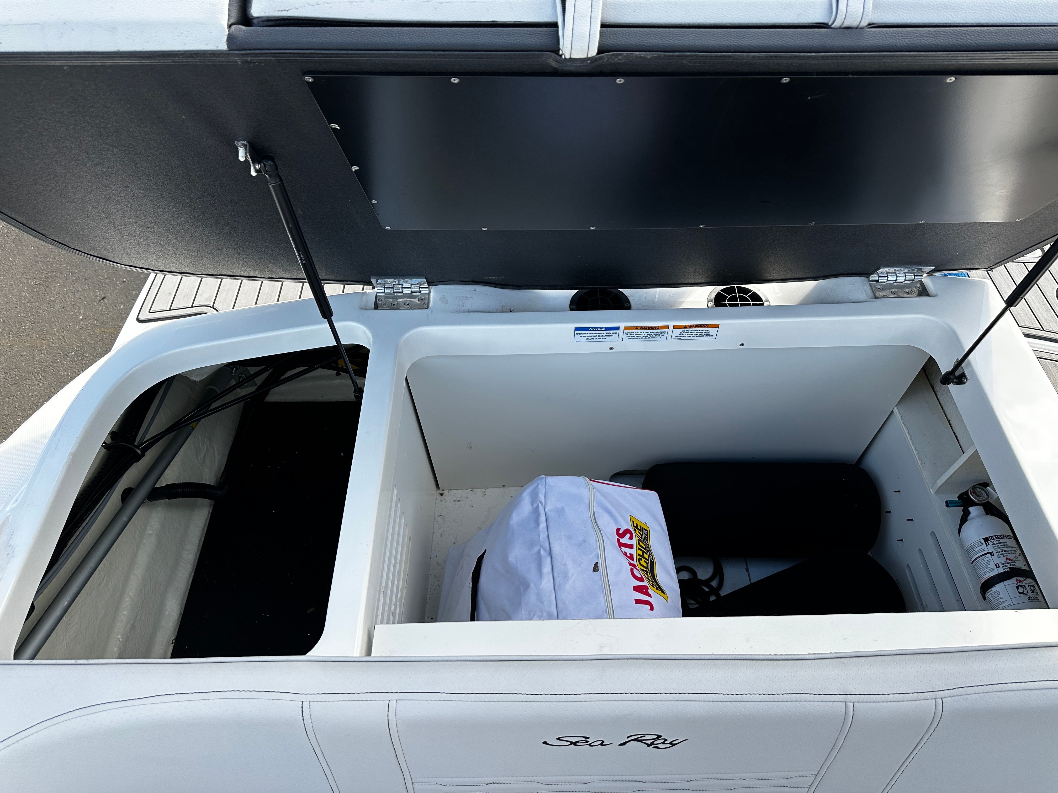 2023 Sea Ray 210 SPX-OB Image Thumbnail #15