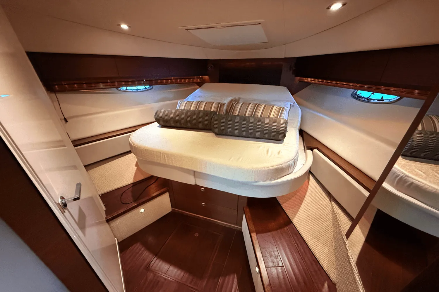 2013 Sea Ray 410 SUNDANCER Image Thumbnail #69