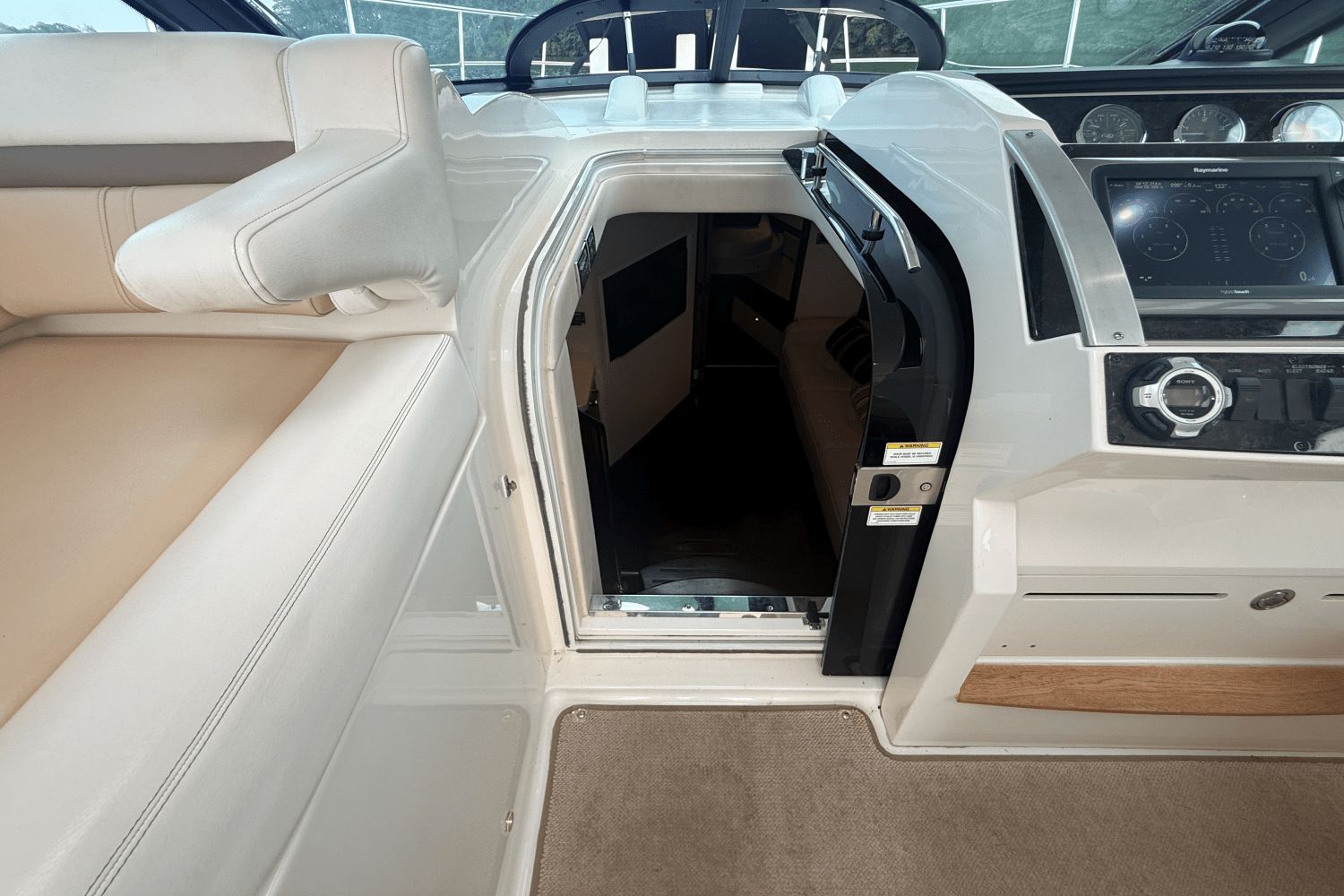 2013 Sea Ray 410 SUNDANCER Image Thumbnail #49