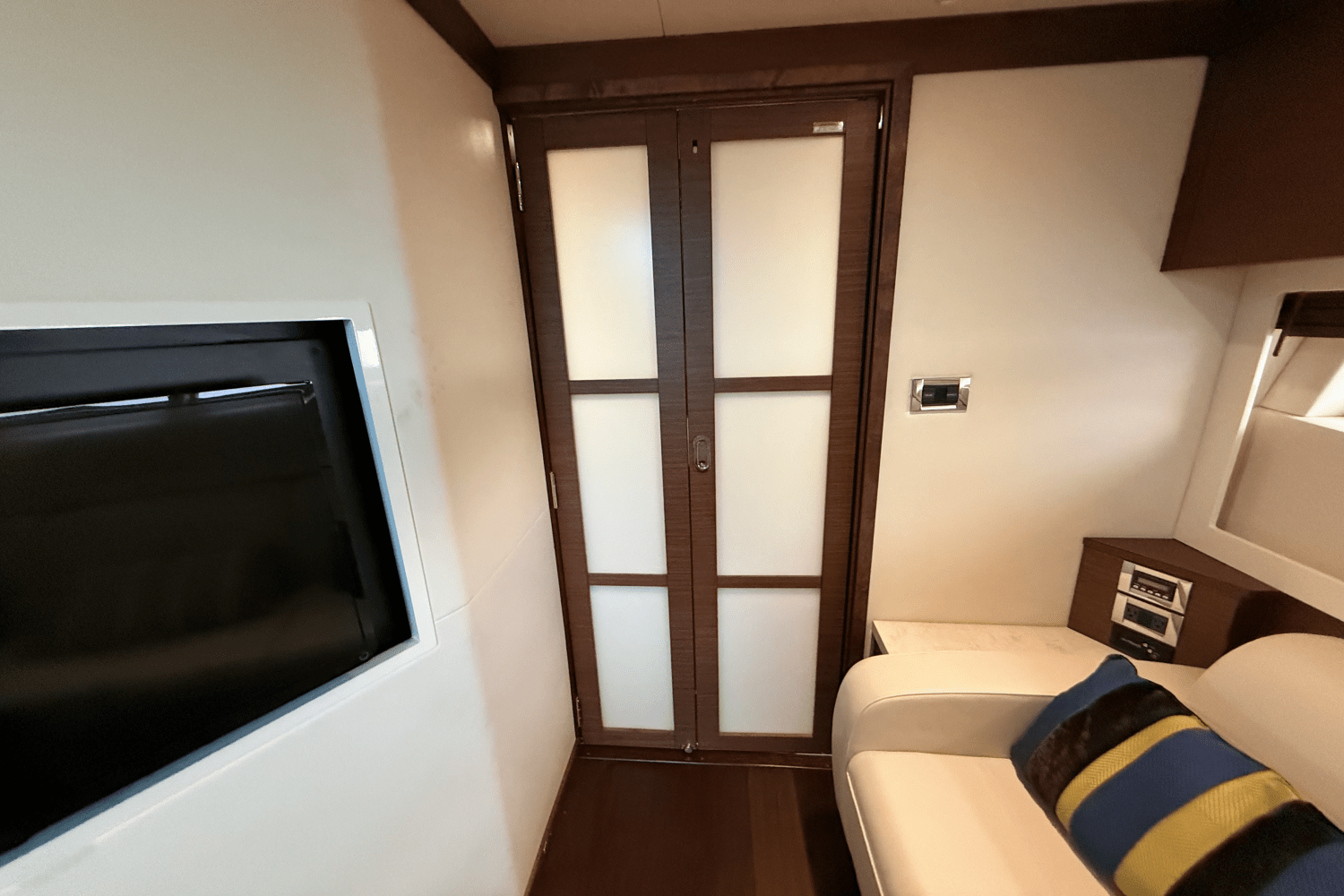 2013 Sea Ray 410 SUNDANCER Image Thumbnail #68