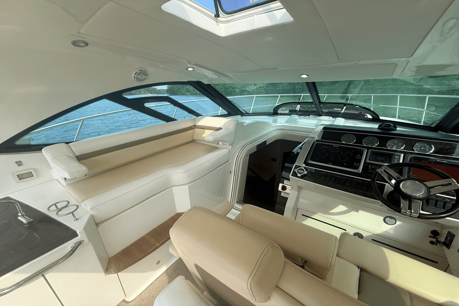 2013 Sea Ray 410 SUNDANCER Image Thumbnail #40