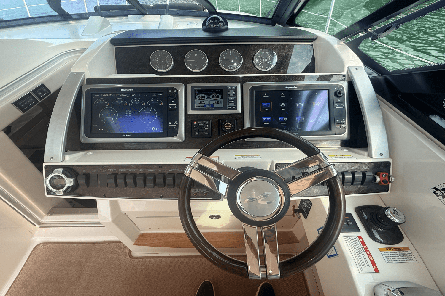 2013 Sea Ray 410 SUNDANCER Image Thumbnail #42