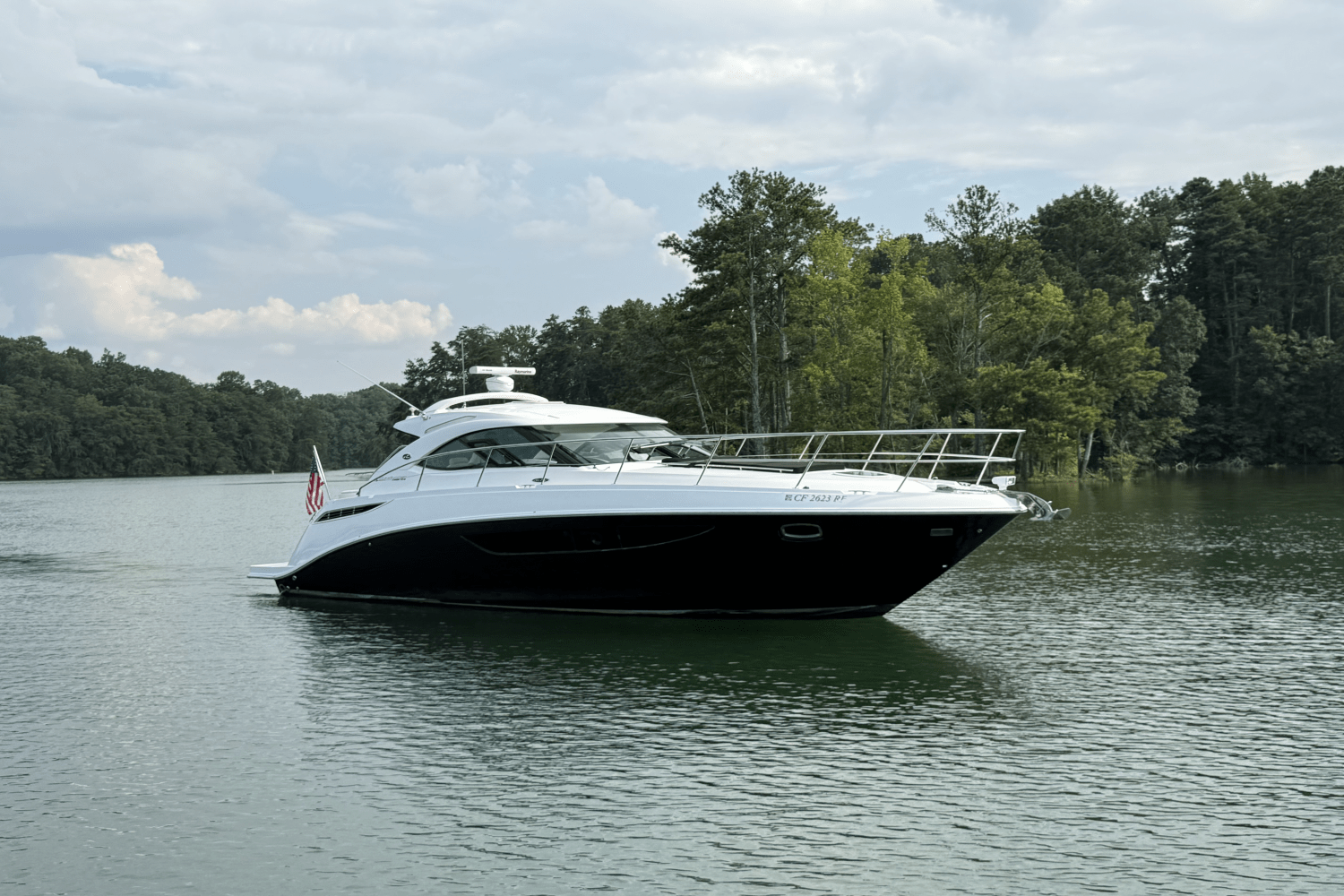 2013 Sea Ray 410 SUNDANCER Image Thumbnail #3