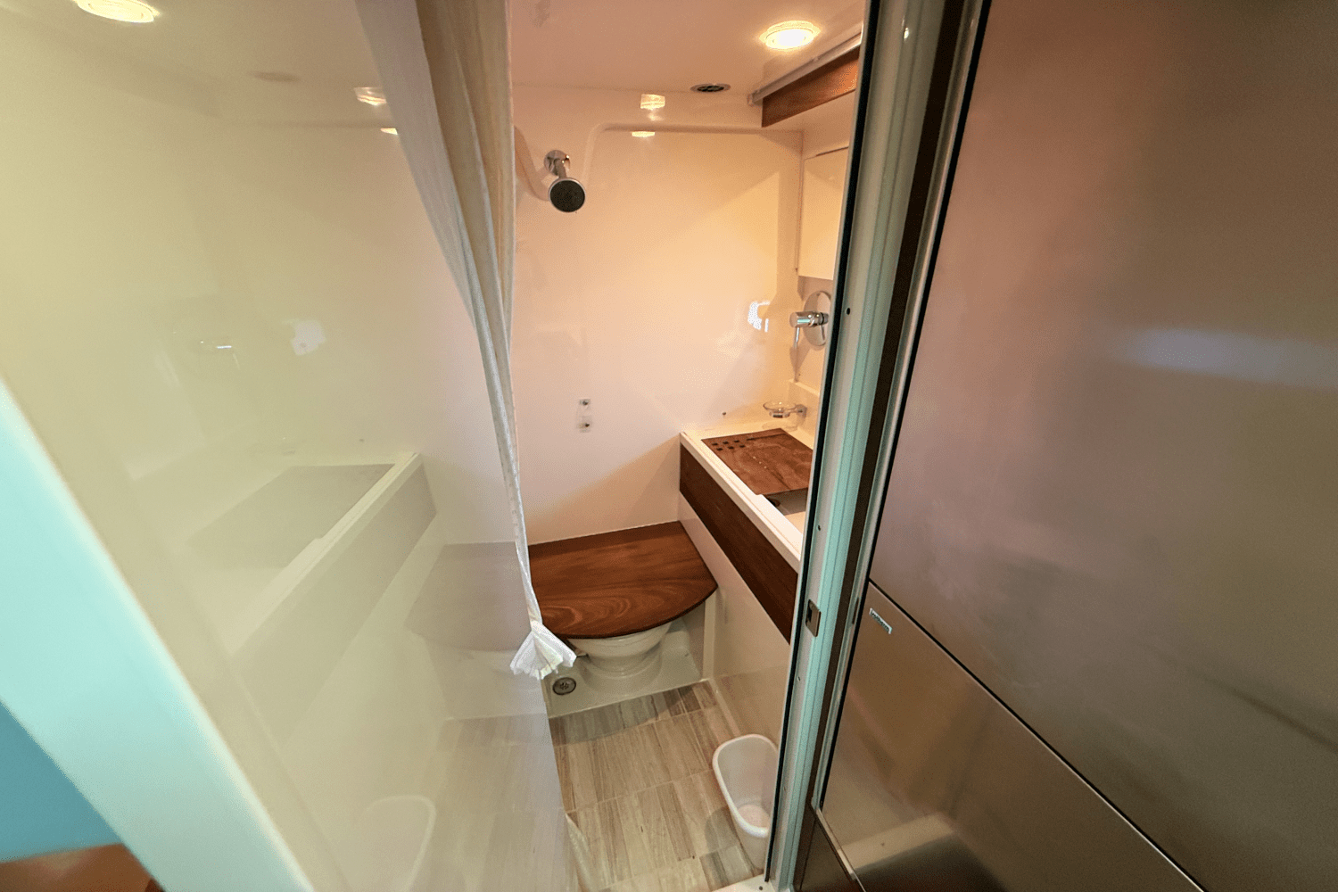 2013 Sea Ray 410 SUNDANCER Image Thumbnail #56